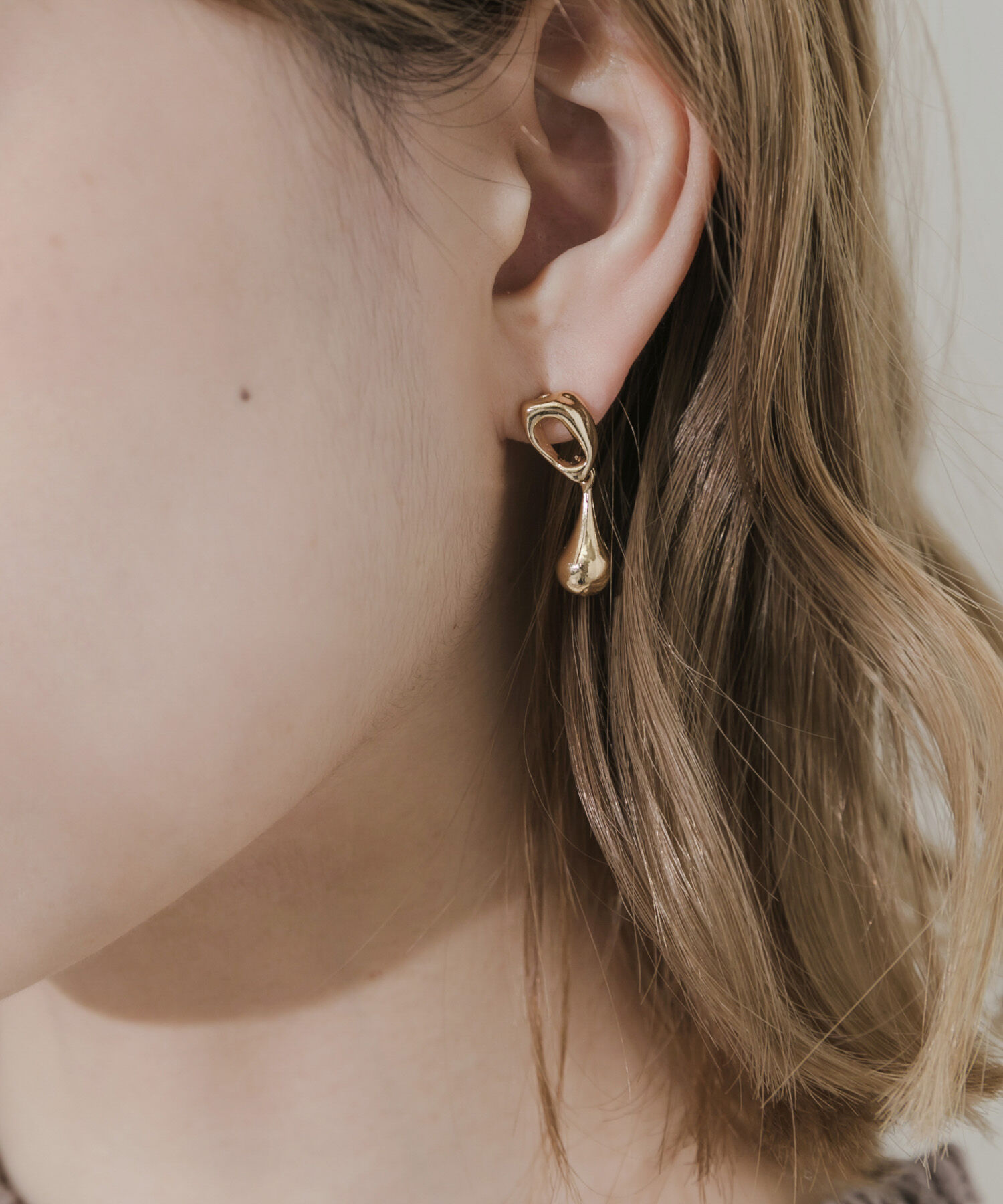 SMELLY「ニュアンスメタルサークルドロップピアス」|ピアス|