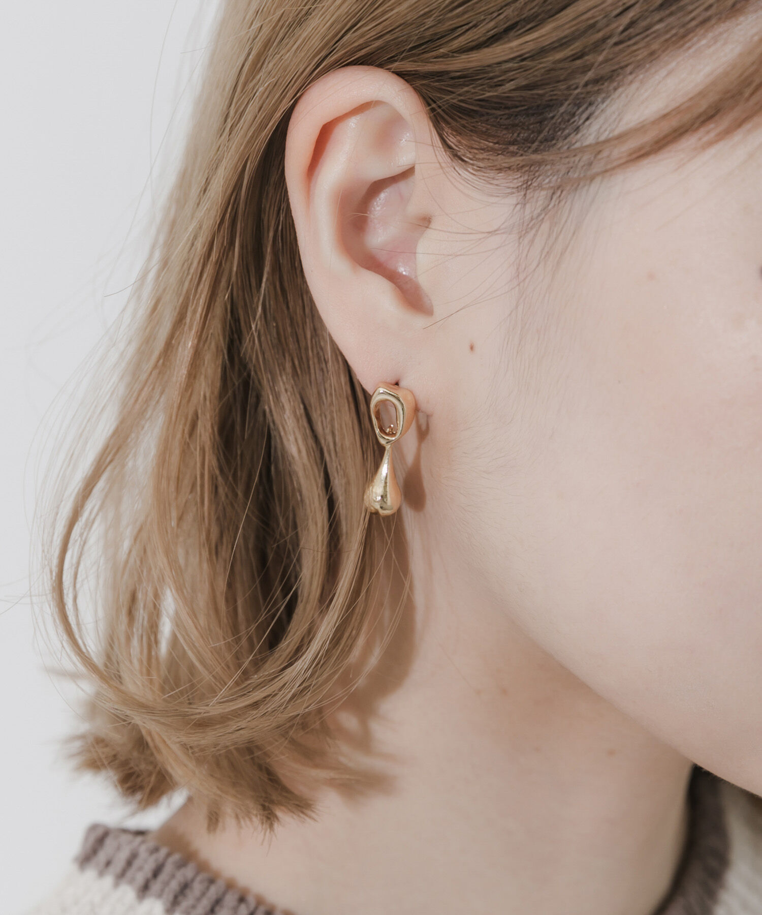 SMELLY「ニュアンスメタルサークルドロップピアス」|ピアス|