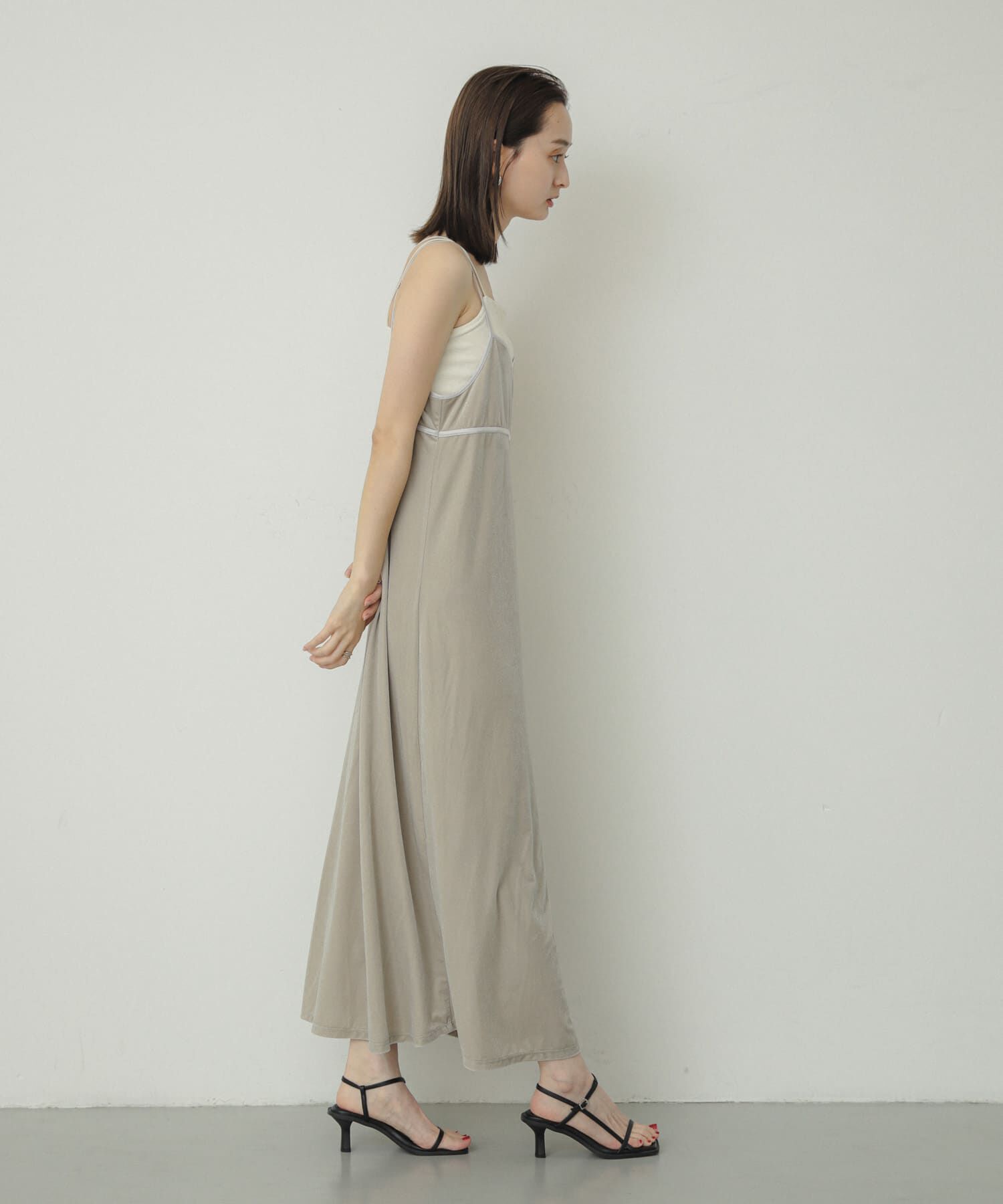 SENSE OF PLACE by URBAN RESEARCH「フロントスリットベロアキャミワンピース」|ワンピース|