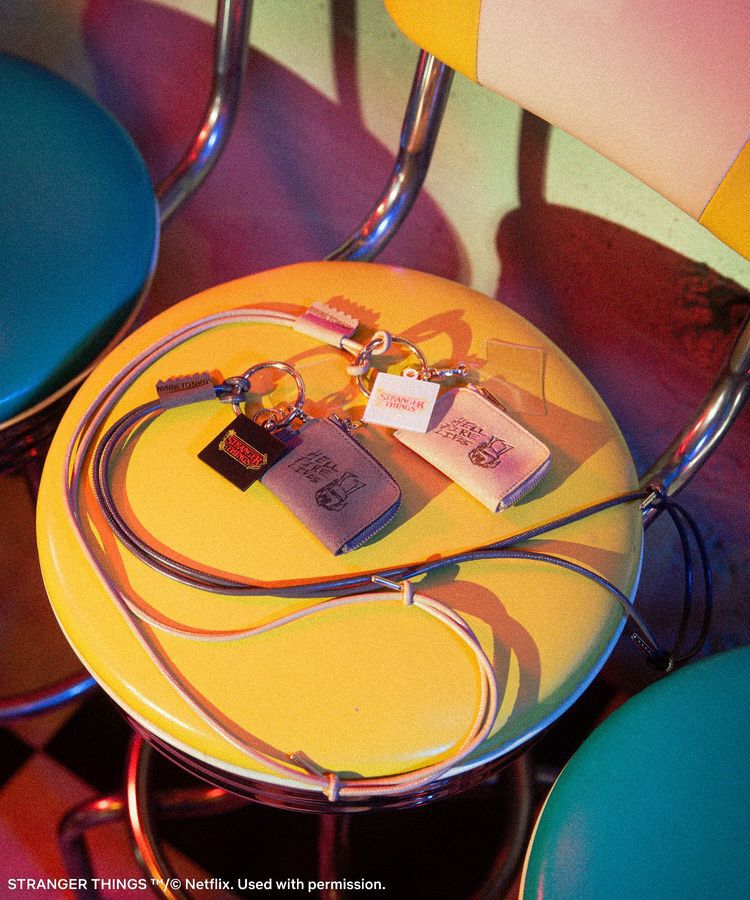 Green Parks「■STRANGER THINGS&times;MINNETONKA モバイルストラップ」|モバイルケース|