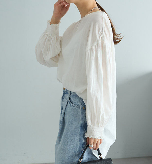  「【WEB限定】コットンガーゼ袖シャーリングプルオーバー」|シャツ・ブラウス|