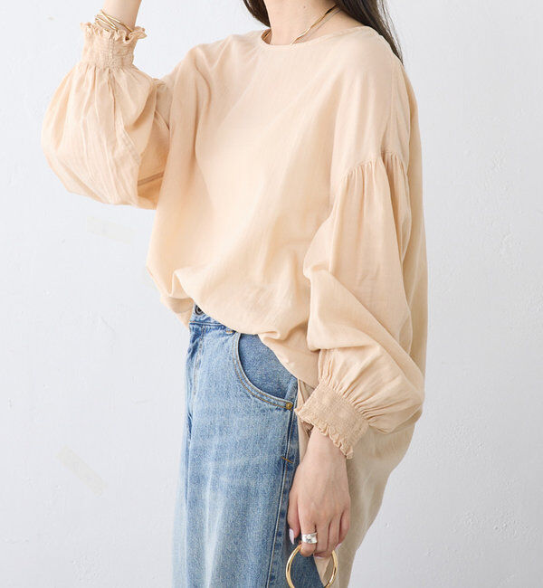  「【WEB限定】コットンガーゼ袖シャーリングプルオーバー」|シャツ・ブラウス|