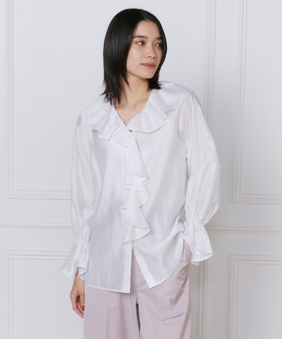 INED「《大きいサイズ》シャイニーローンフリルブラウス」|シャツ・ブラウス|