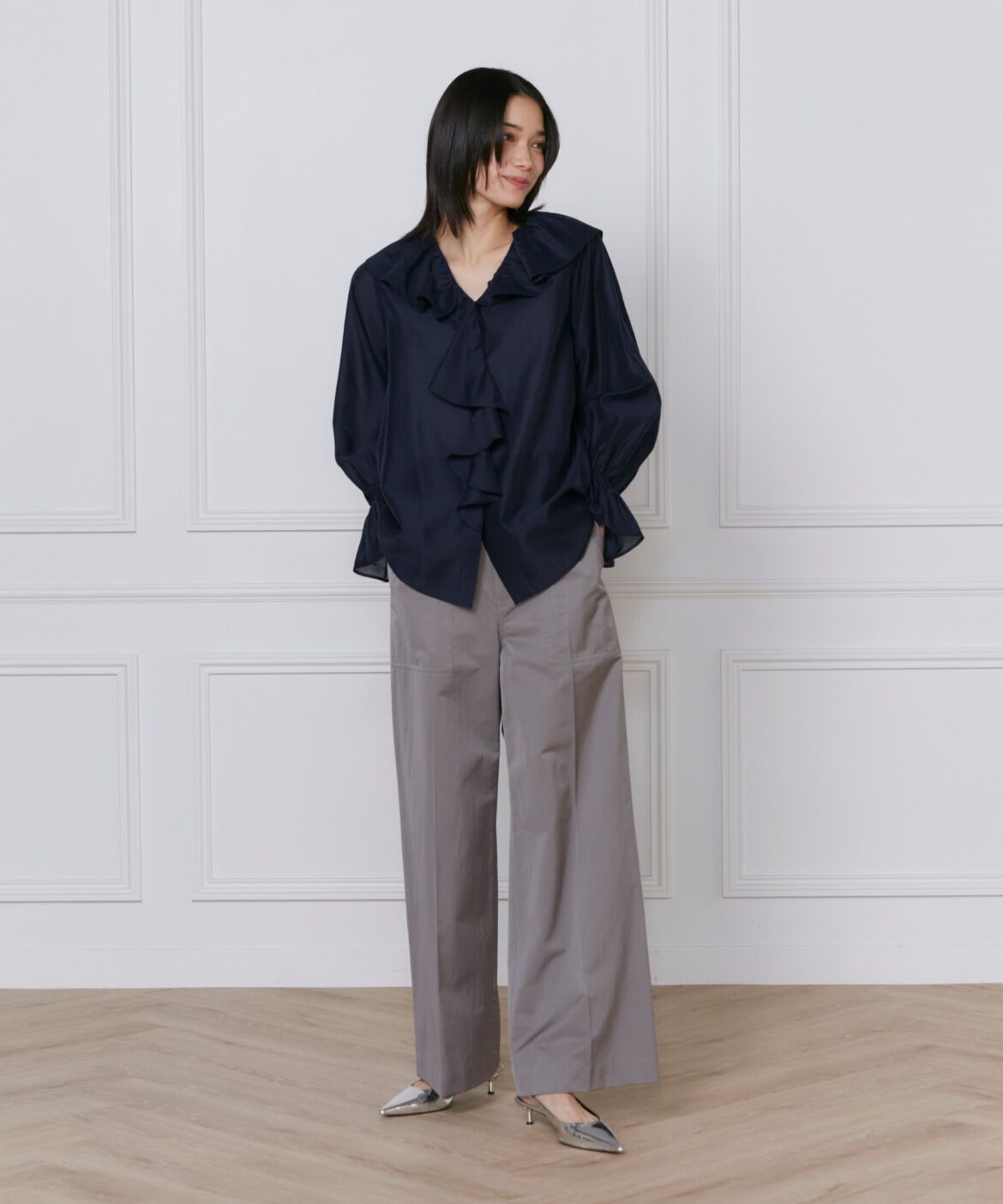 INED「《大きいサイズ》シャイニーローンフリルブラウス」|シャツ・ブラウス|