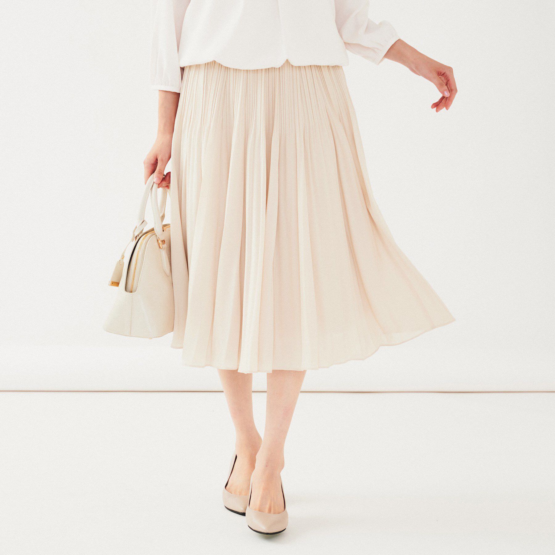 UNTITLED「【通勤】ポリエステルデシン プリーツスカート」|スカート|ライトベージュ(05