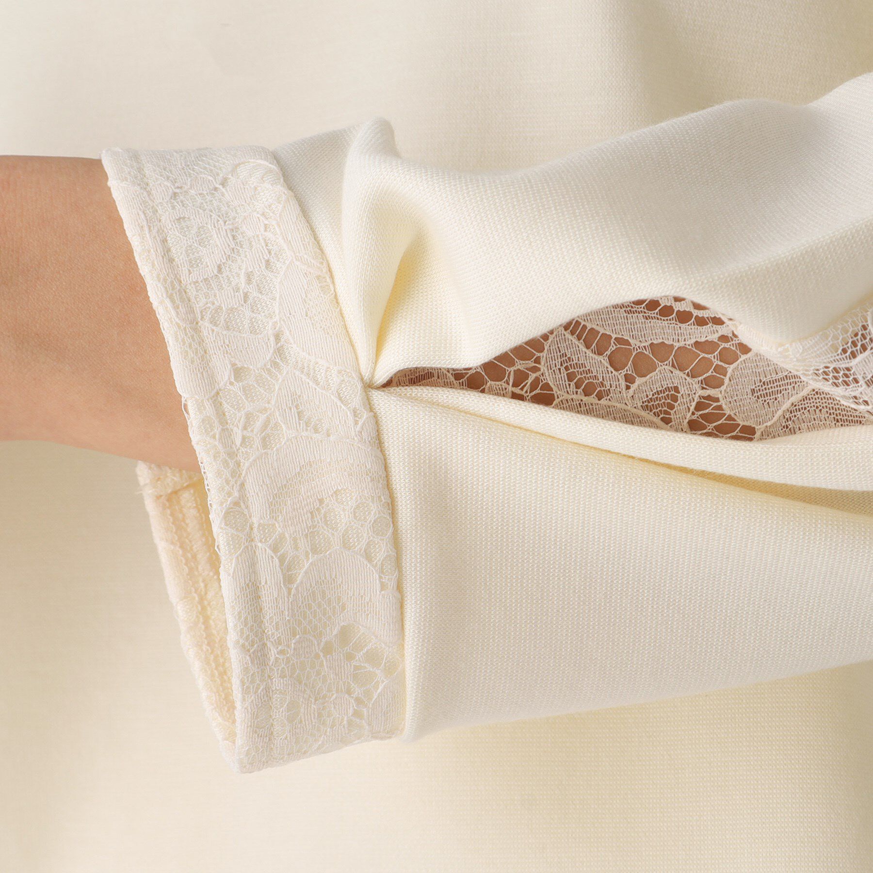 COUP DE CHANCE「【洗える／日本製】袖レースプルオーバージャージ」|Tシャツ・カットソー|