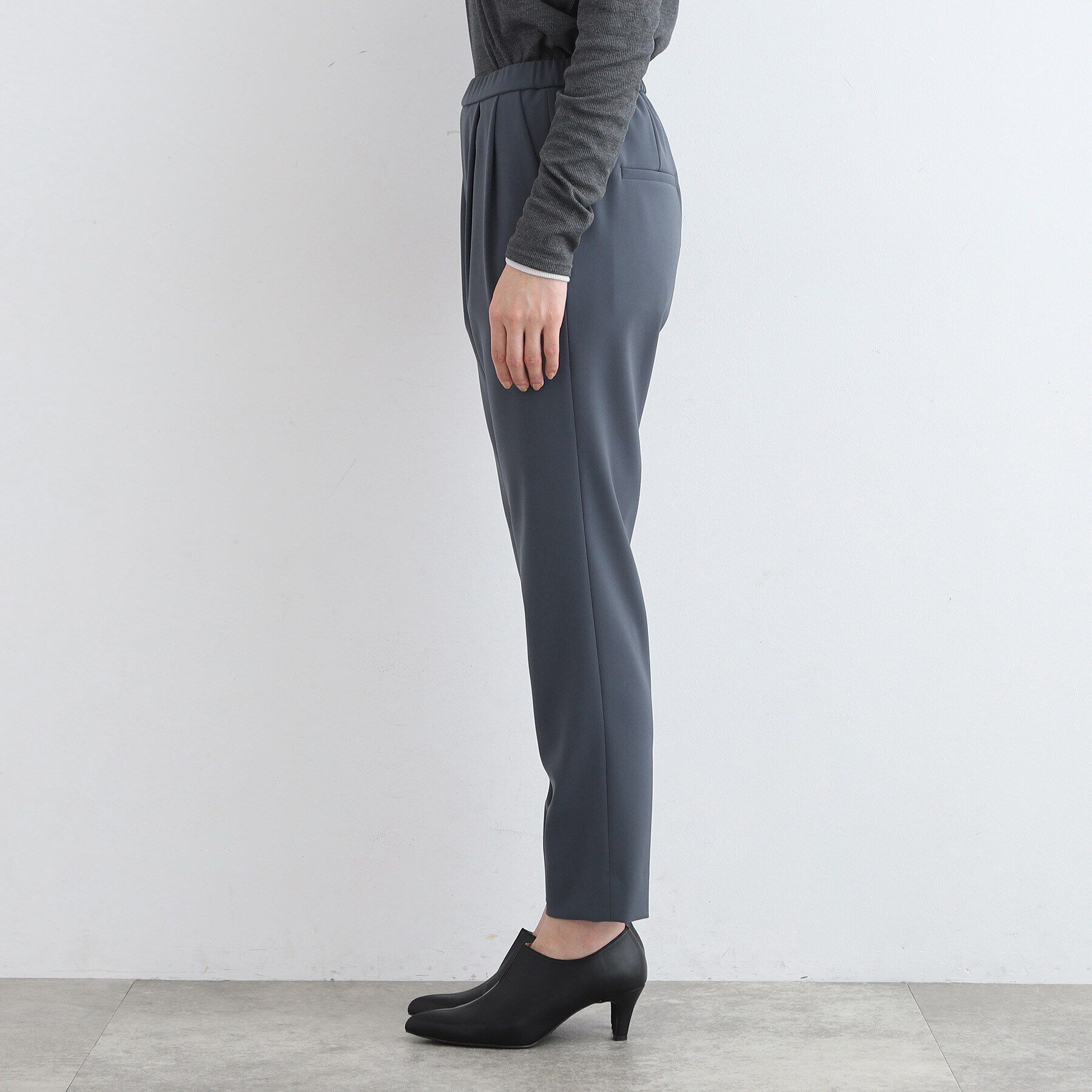 INDIVI「【褒められパンツ／高ストレッチ／ウエストゴム】タックテーパードパンツ」|その他|