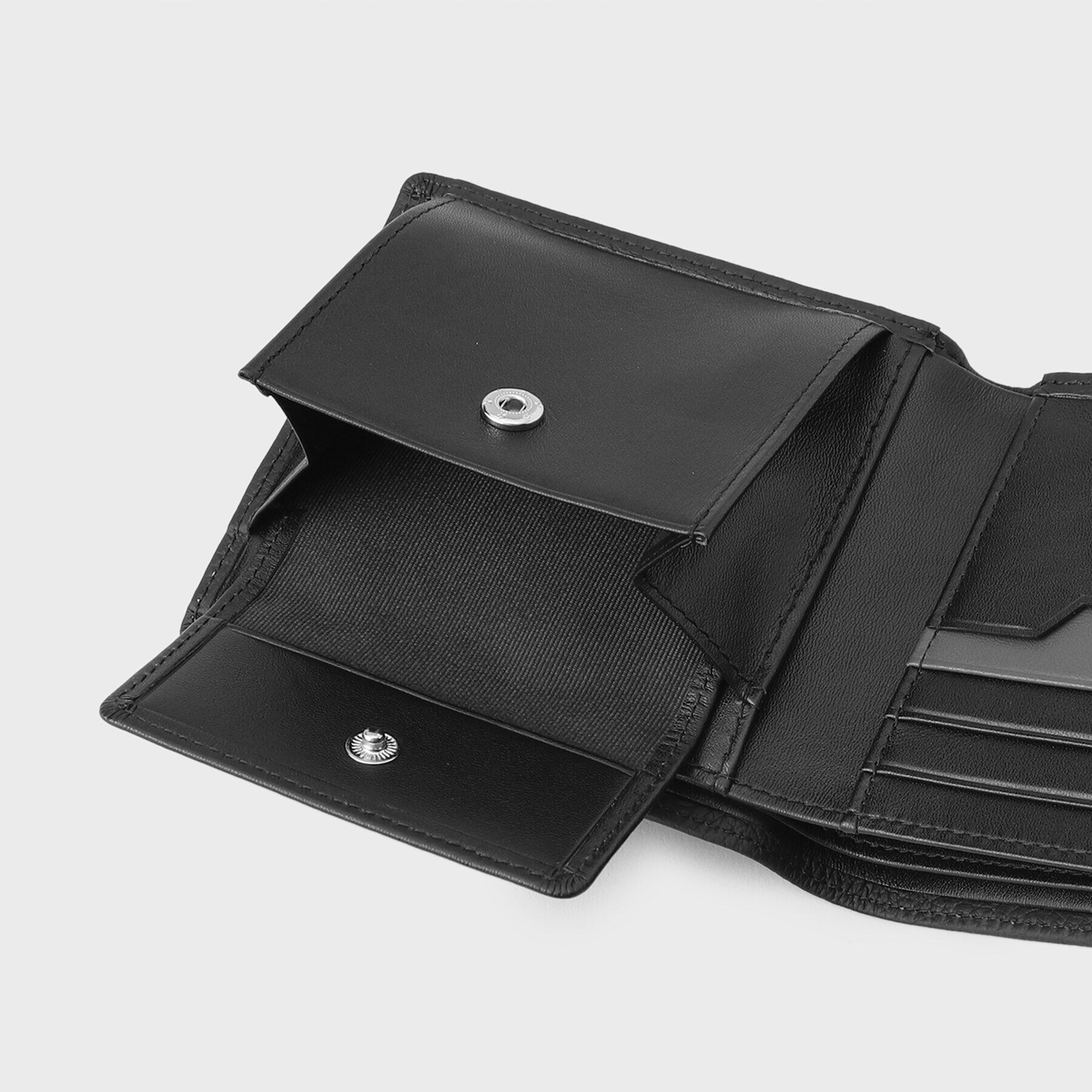 TAKEO KIKUCHI「ソフトシュリンクレザー 二つ折り財布」|財布|