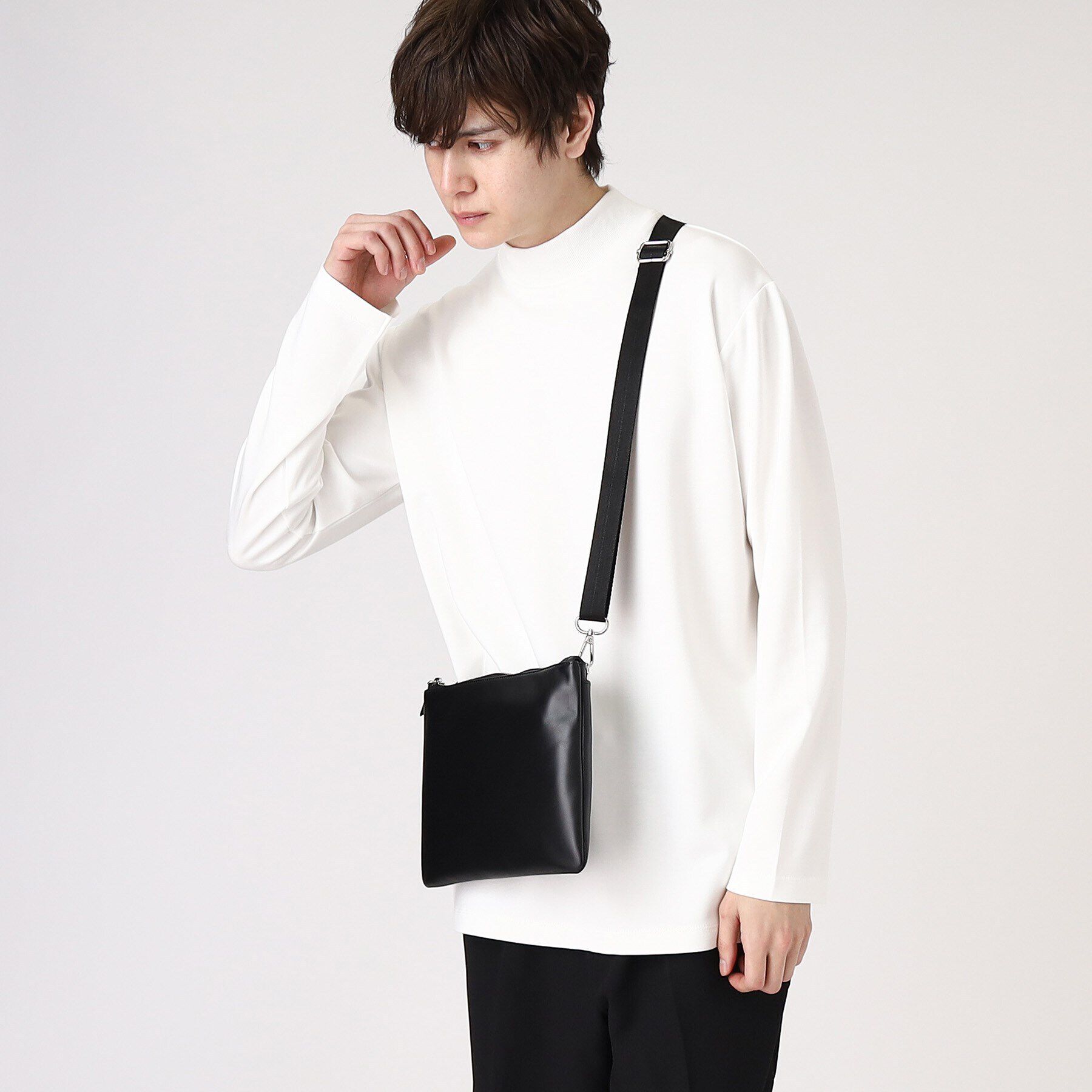 tk.TAKEO KIKUCHI「【WEB限定】レザー2WAYサコッシュバッグ」|ショルダー・メッセンジャー|