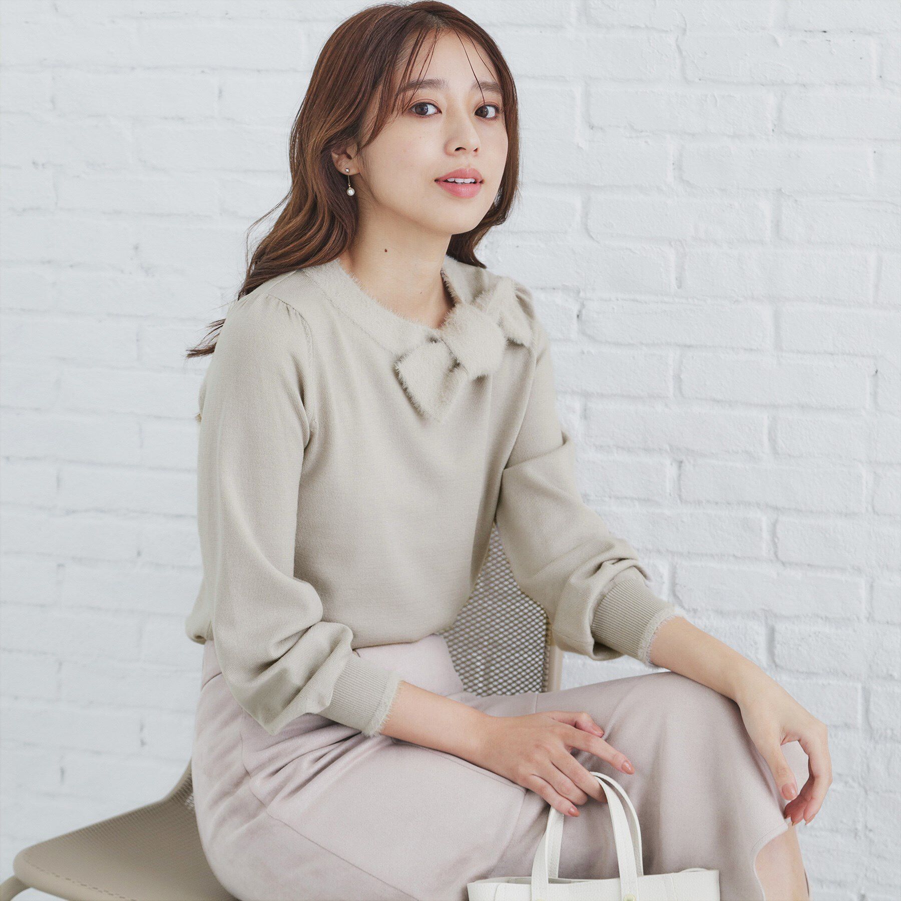 index「《6color/XS-LLsize》リボン取り外し2WAY フェザーリボンニット【洗濯機洗い可】」|ニット・セーター|グレージュ(050)