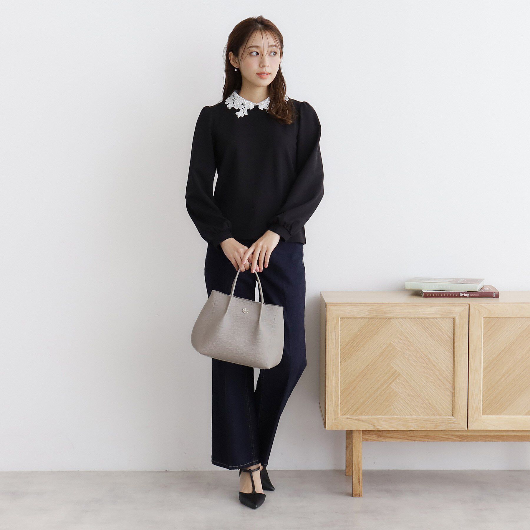 index「【2WAY】フラワーパーツ合皮ミドルトートバッグ」|トートバッグ|