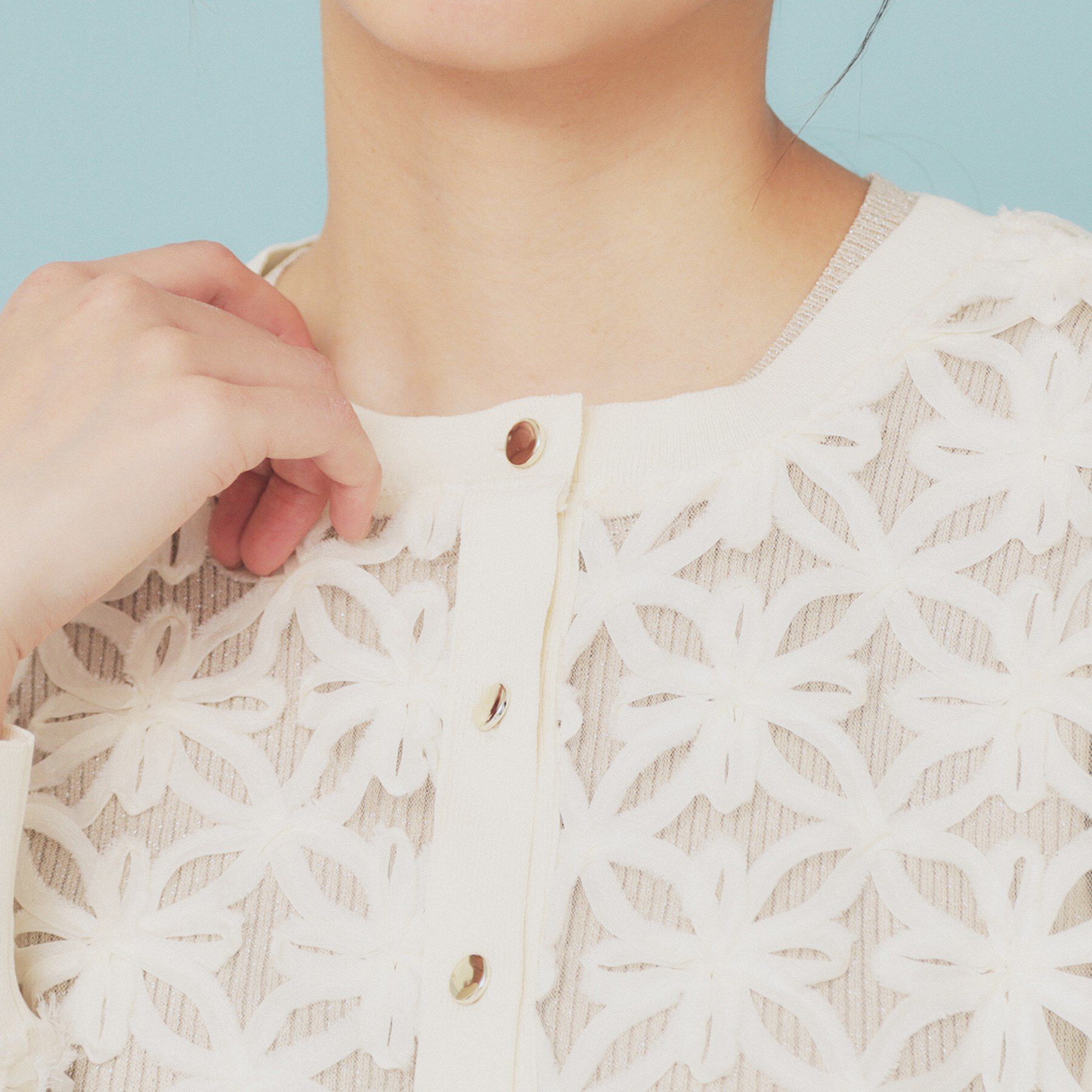 index「《STORY掲載》3Dフラワーショートカーディガン【洗濯機洗い可】」|カーディガン|