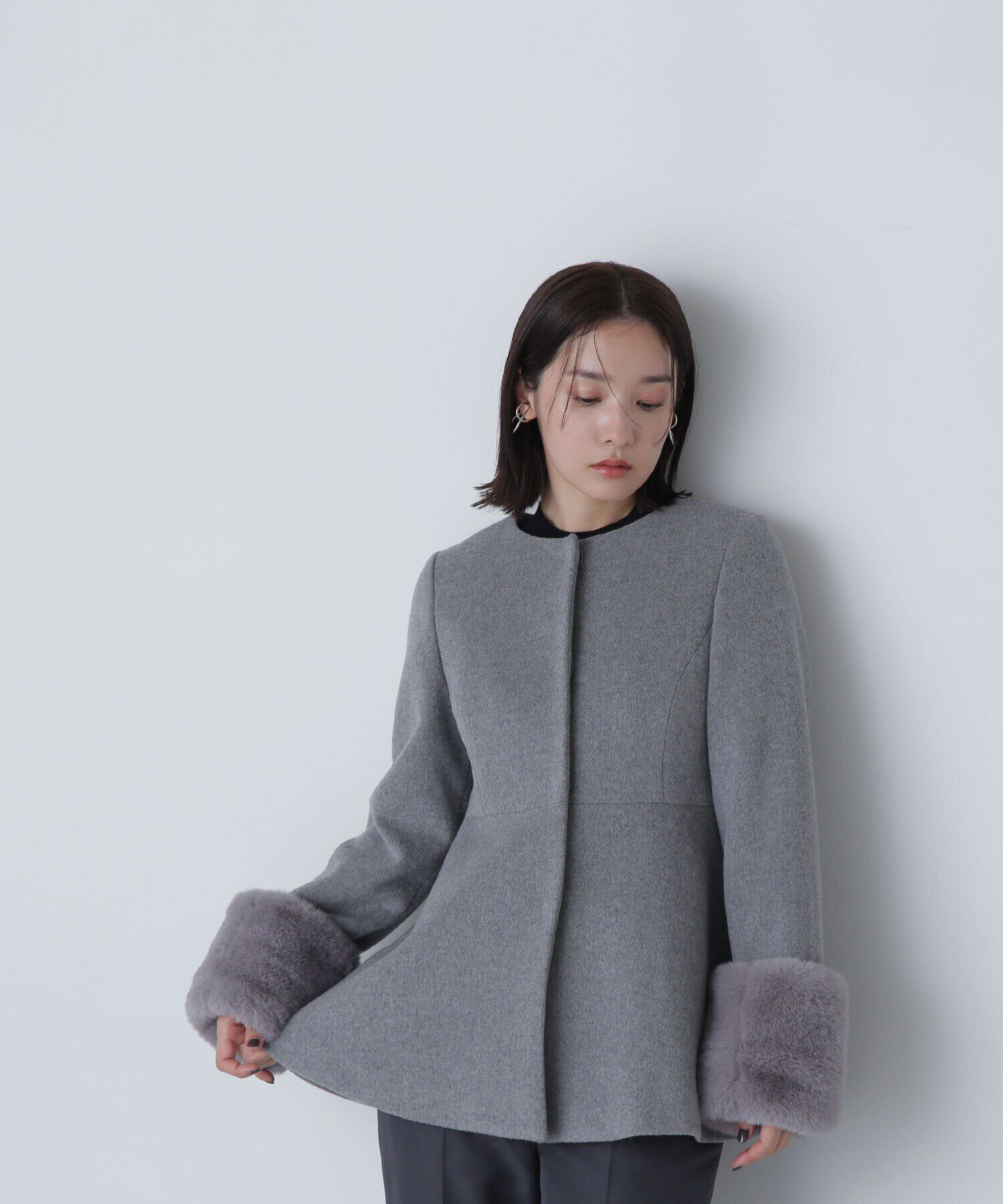  「フェイクファースリーブペプラムコート　24AW」|ブルゾン・スタジャン|