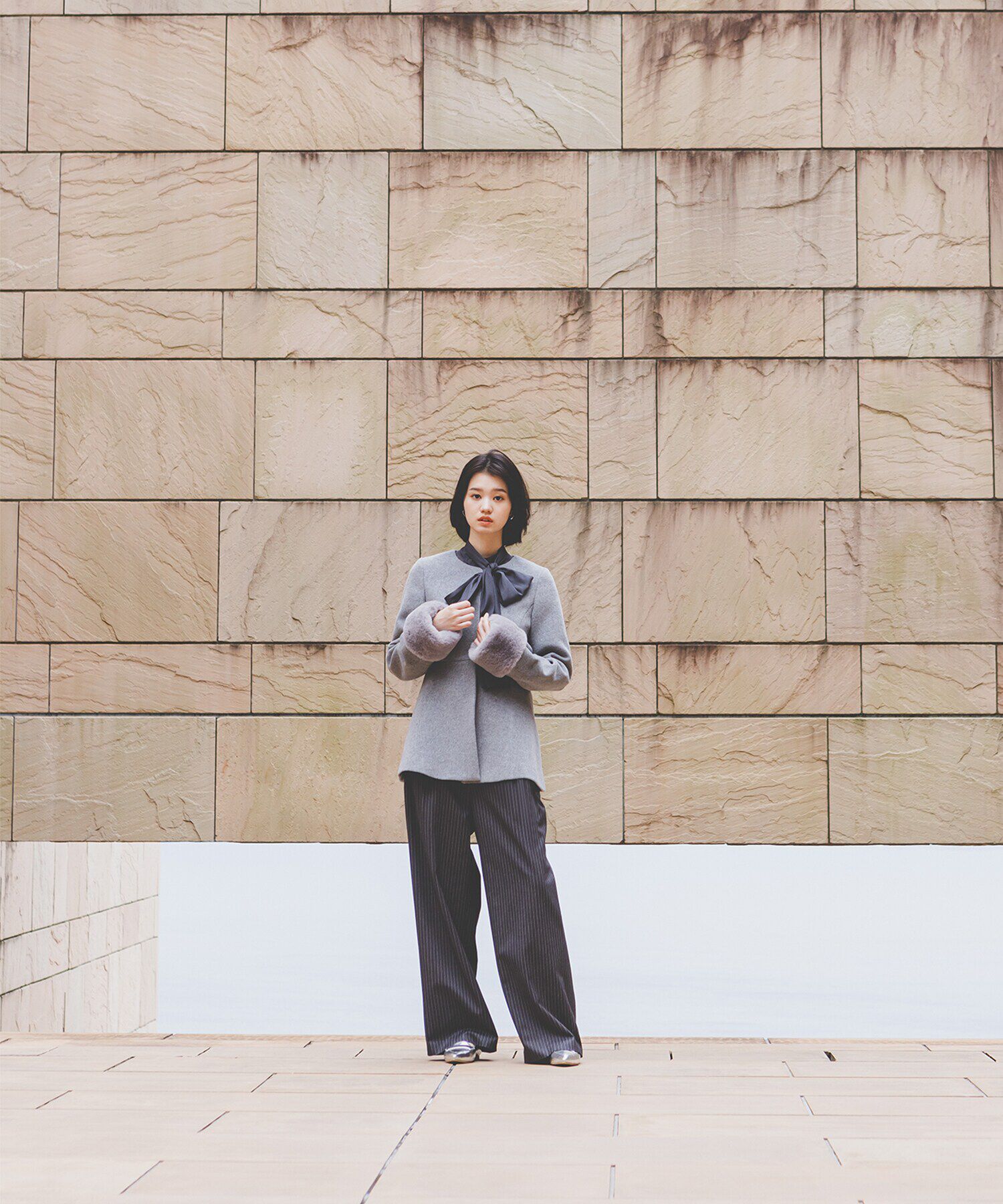  「フェイクファースリーブペプラムコート　24AW」|ブルゾン・スタジャン|