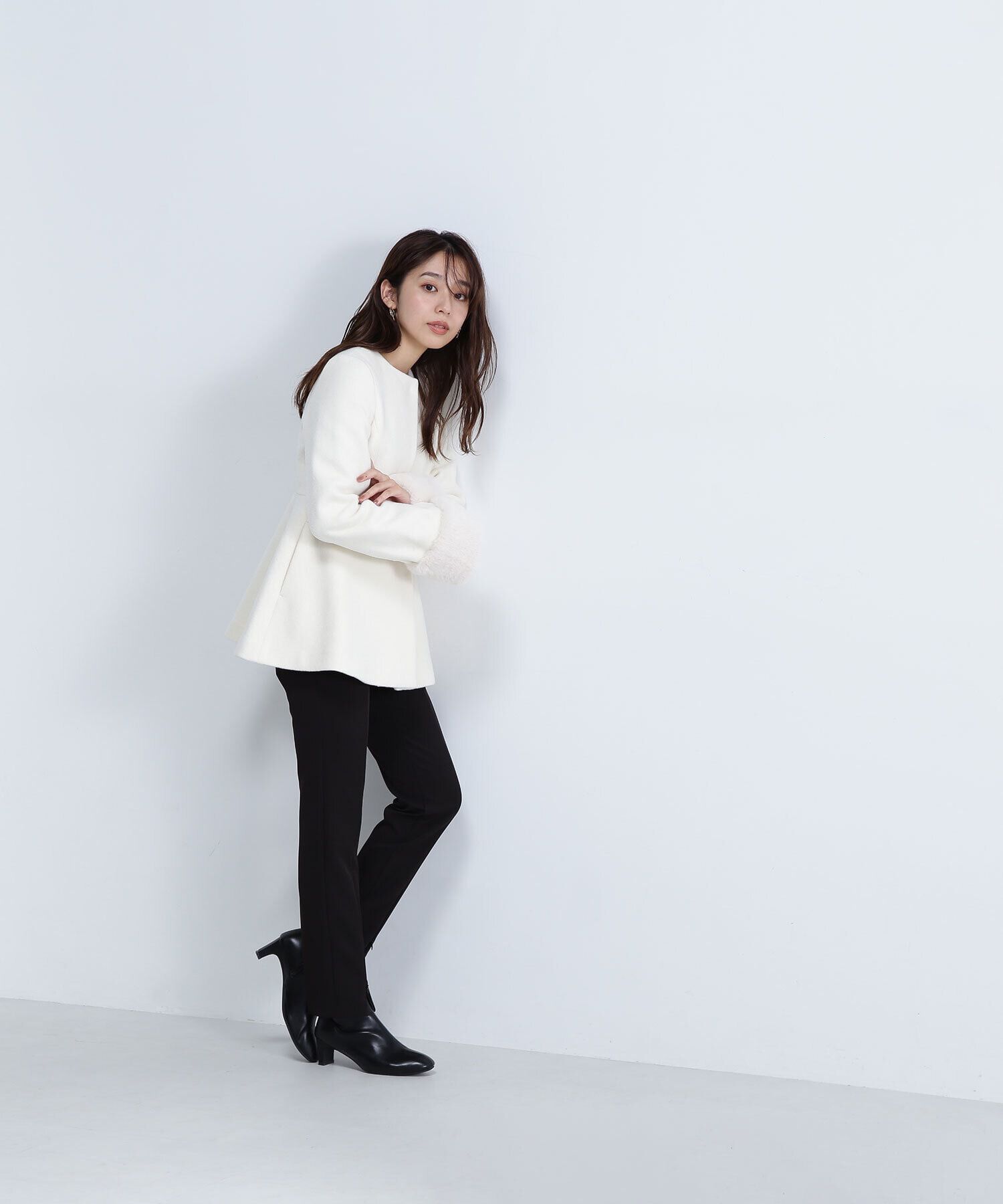  「フェイクファースリーブペプラムコート　24AW」|ブルゾン・スタジャン|