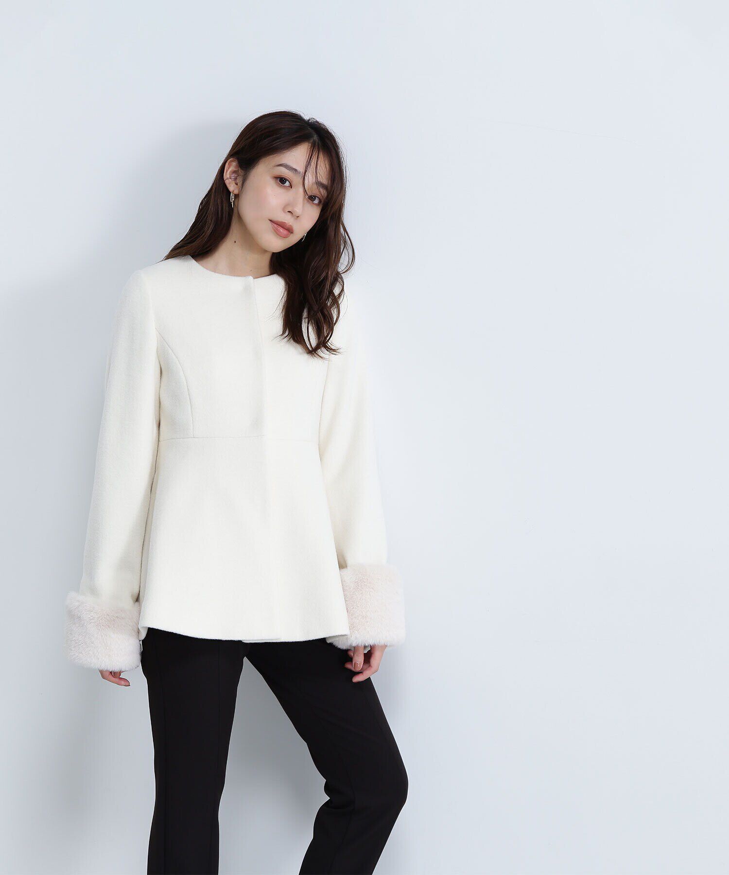  「フェイクファースリーブペプラムコート　24AW」|ブルゾン・スタジャン|