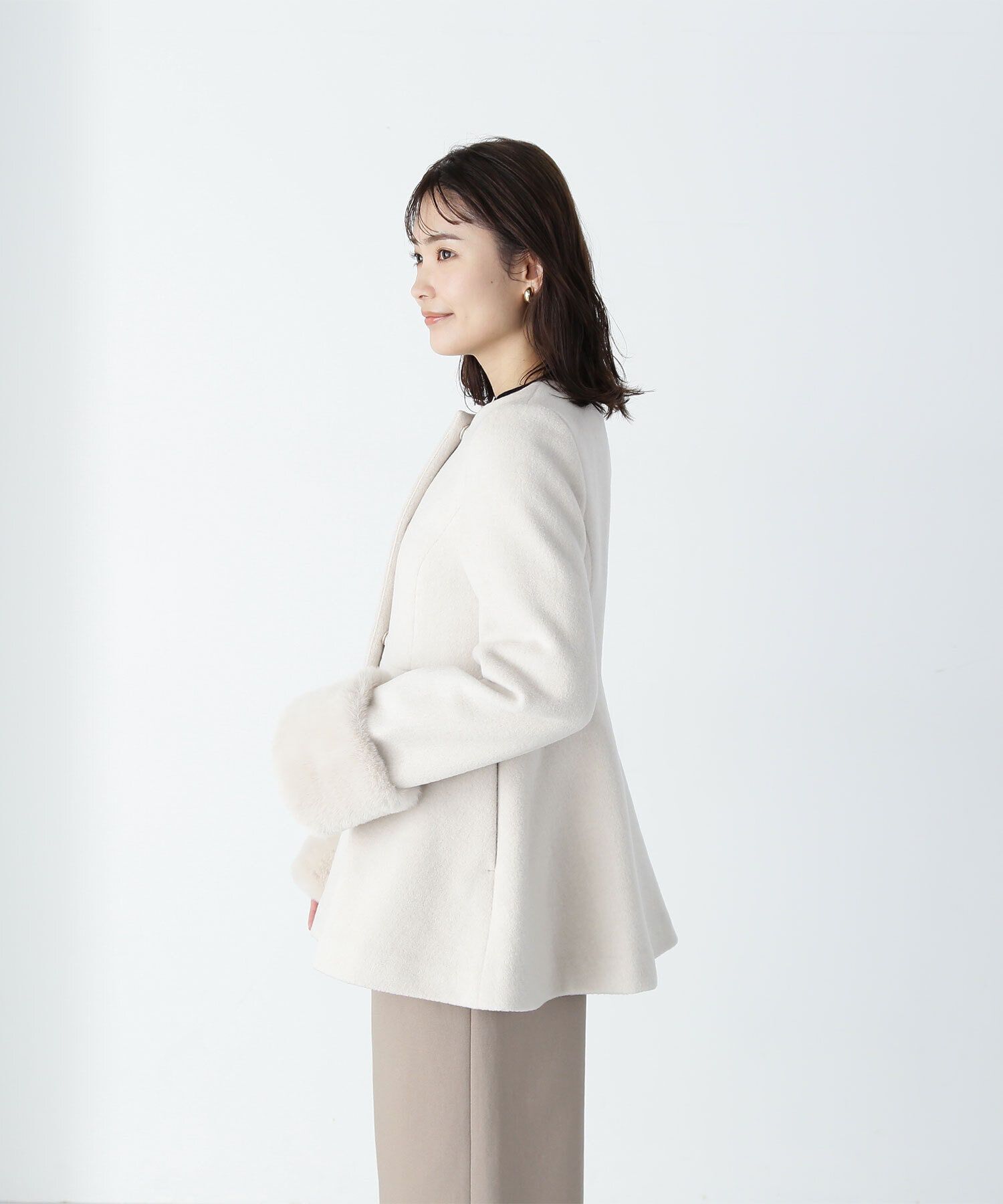  「フェイクファースリーブペプラムコート　24AW」|ブルゾン・スタジャン|