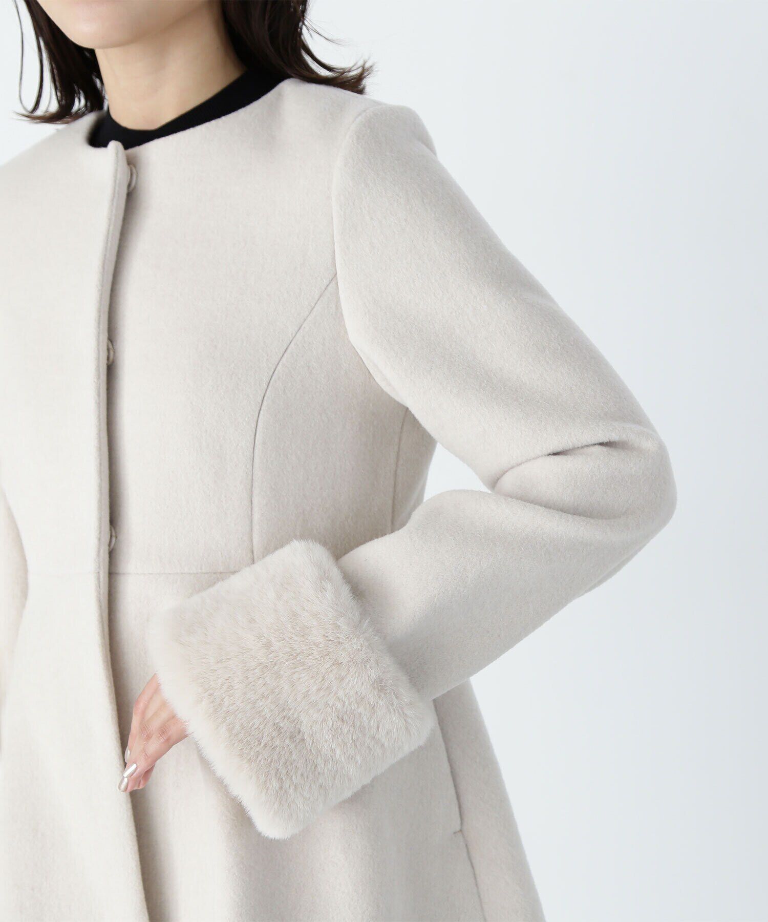  「フェイクファースリーブペプラムコート　24AW」|ブルゾン・スタジャン|