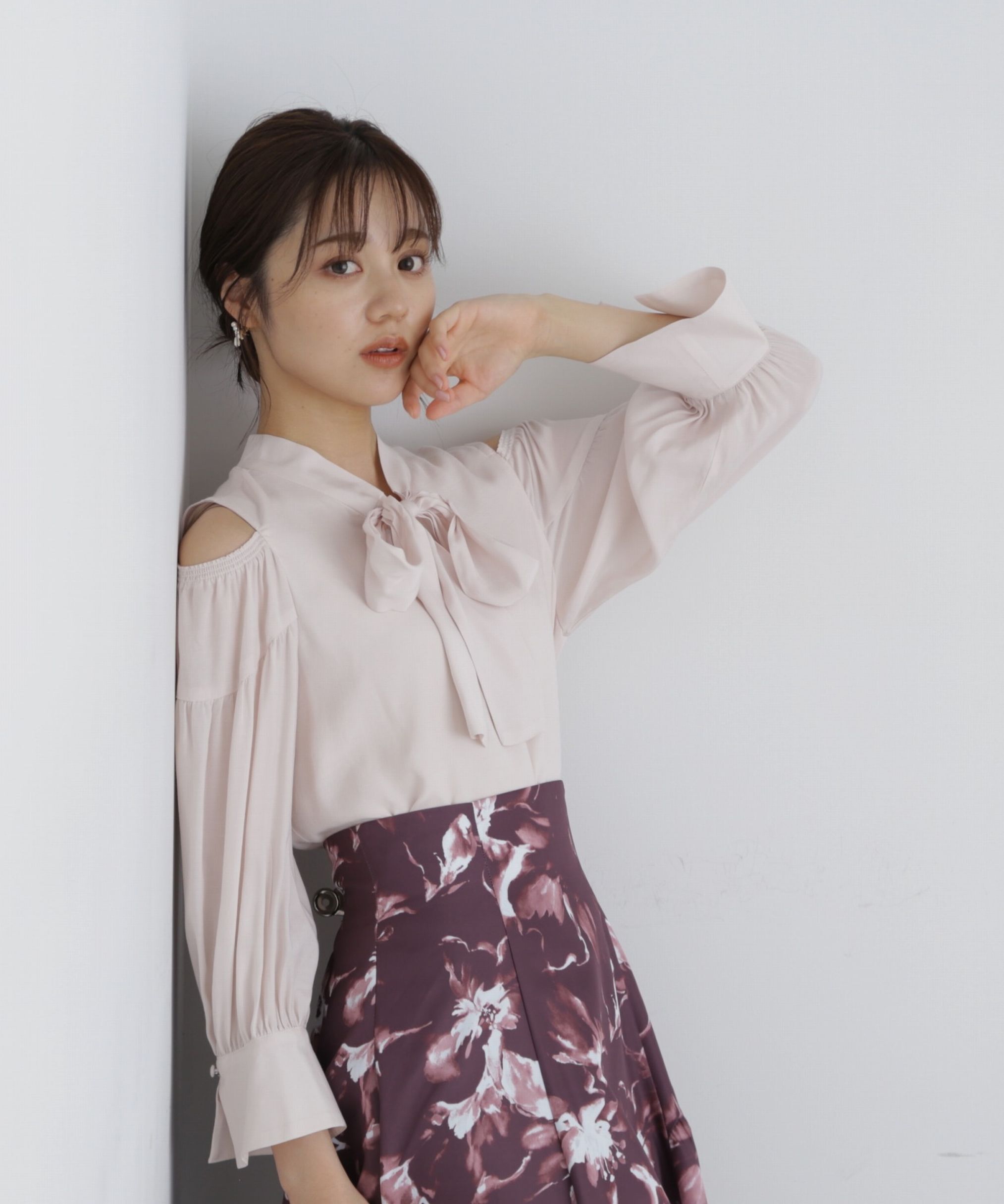 PROPORTION BODY DRESSING「前後2Wayリボンオープンショルダーブラウス」|シャツ・ブラウス|エクリュ1