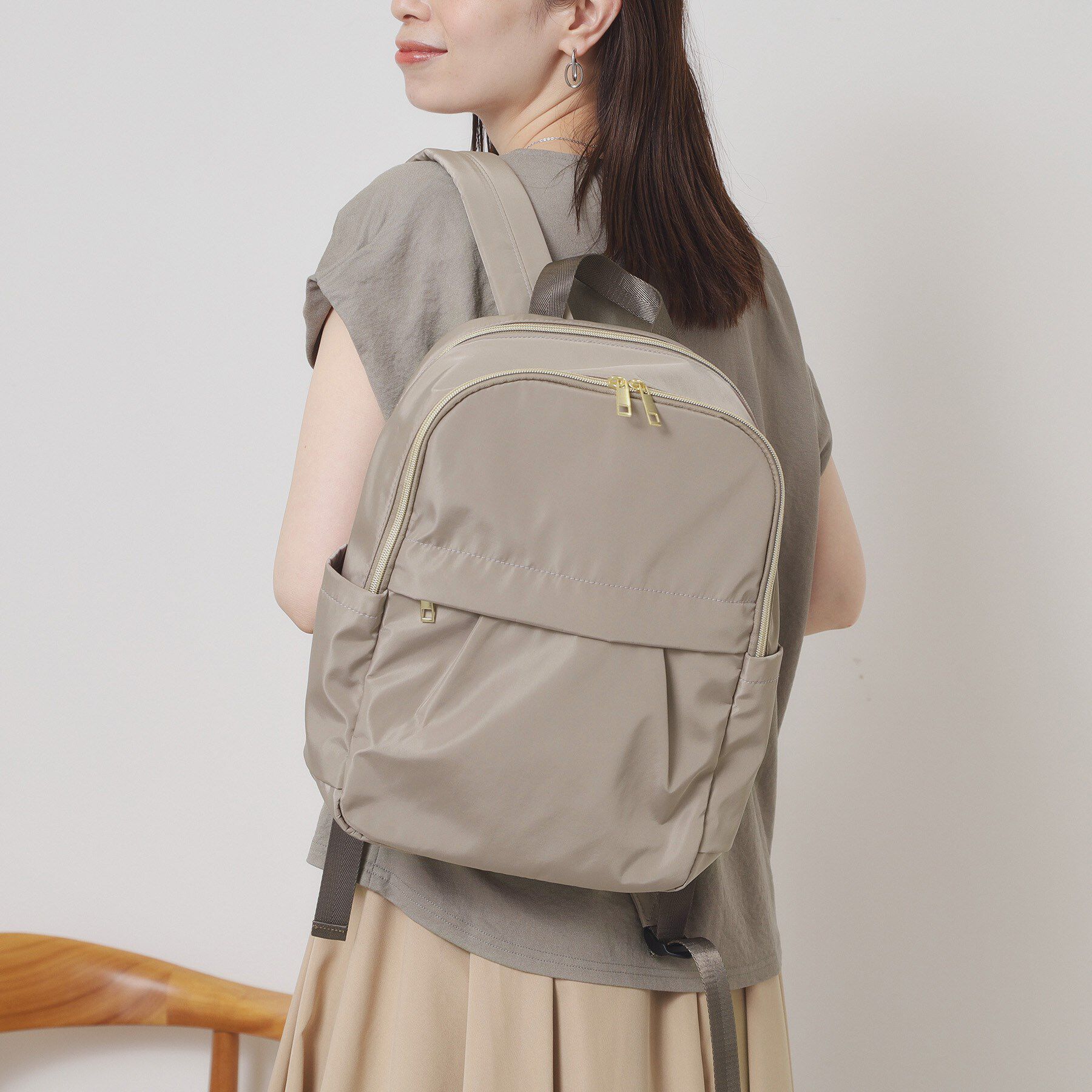 ITS&rsquo;DEMO「【A4対応／9ポケット】両面撥水リュック」|リュック|グレージュ(050)