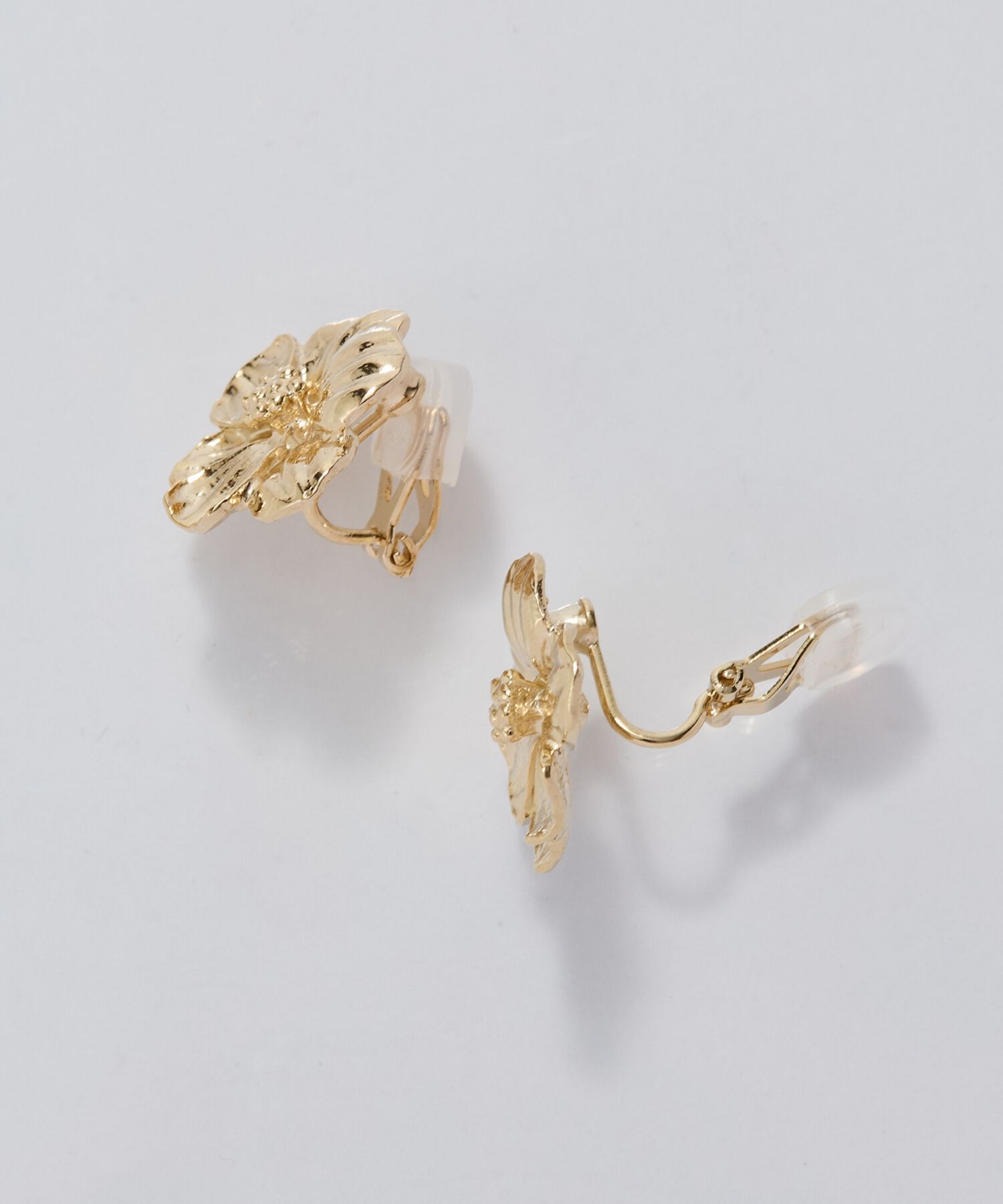 Phoebe「フレグラントフラワーメタルイヤリング」|イヤリング|