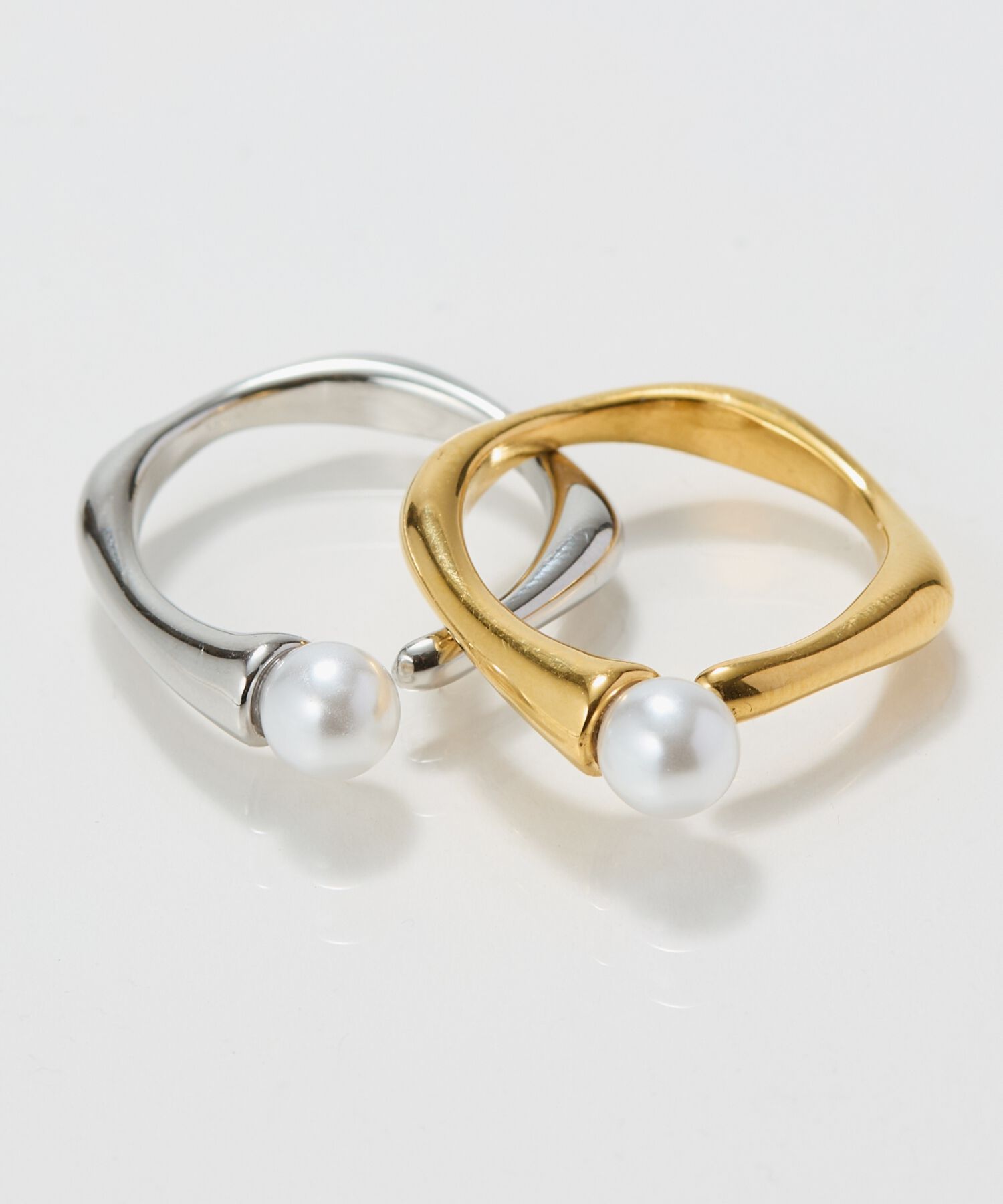 Phoebe「【金属アレルギー対応】ラスターフレームパールカフリング　ゴールド/ステンレス/大ぶり/主役級/変形」|リング|