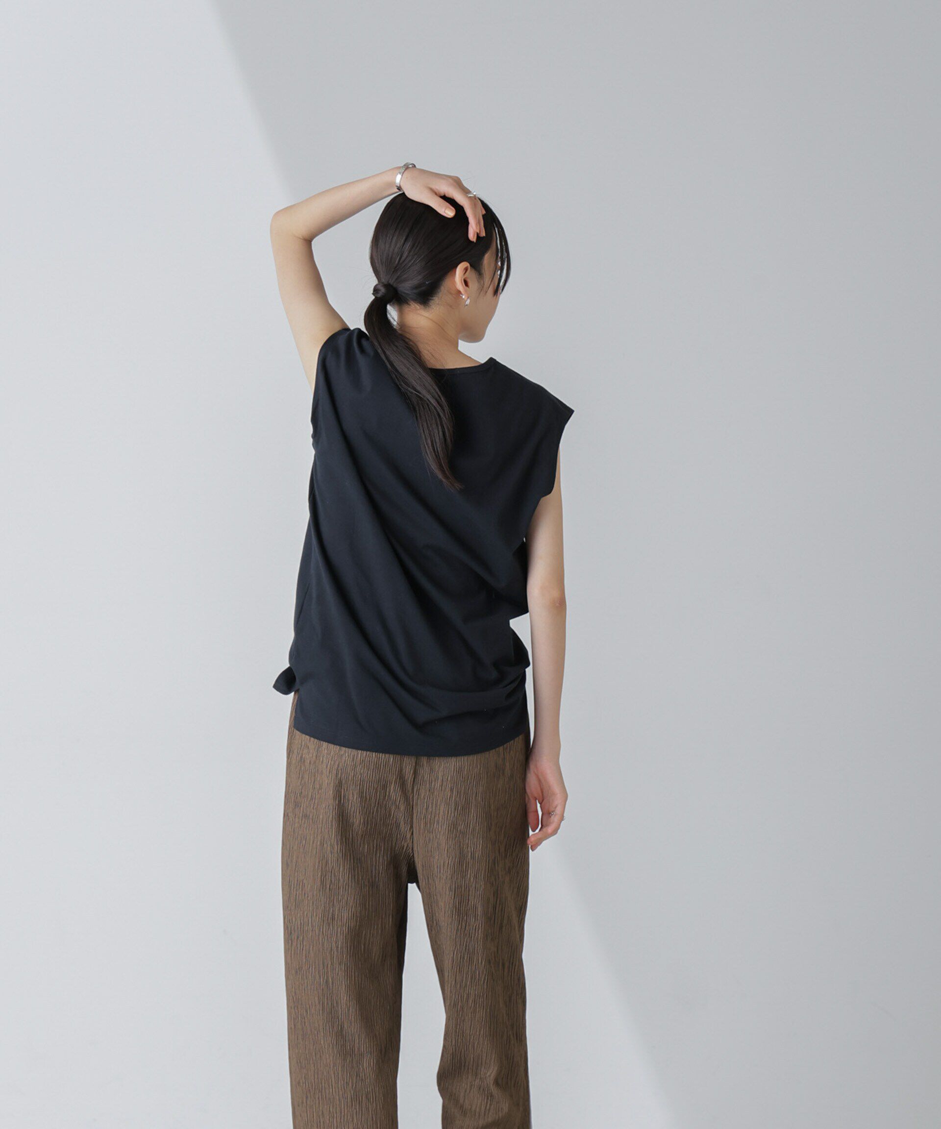 nano･universe「ノースリーブロゴプリントトップス」|Tシャツ・カットソー|