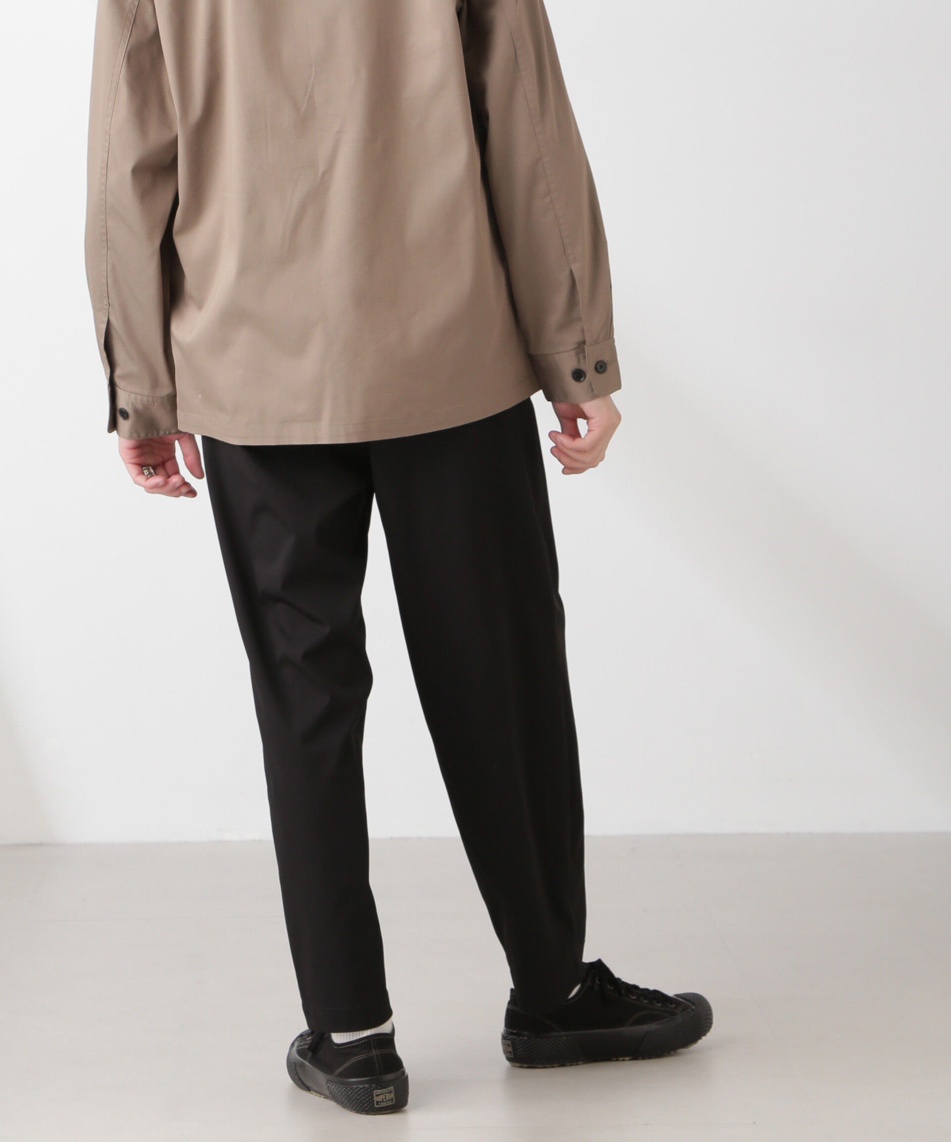 nano･universe「コットンライクツイルツータックテーパードイージーパンツ」|チノ|