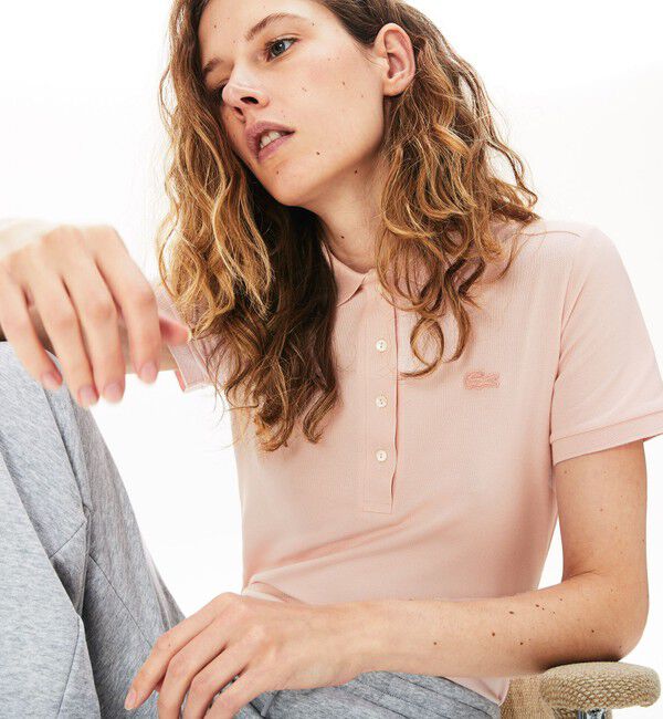 LACOSTE「スリムフィット ストレッチコットンピケポロシャツ（半袖）」|ポロシャツ|ピンクベージュ