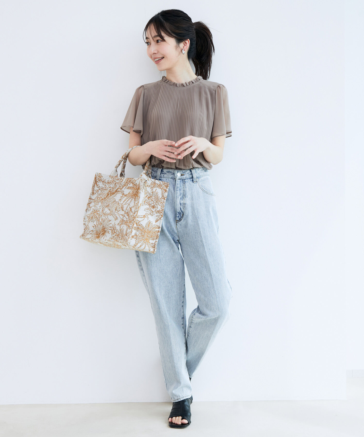 VIS「【洗濯機可】ドット＆無地シフォンバックリボンブプリーツブラウス」|シャツ・ブラウス|