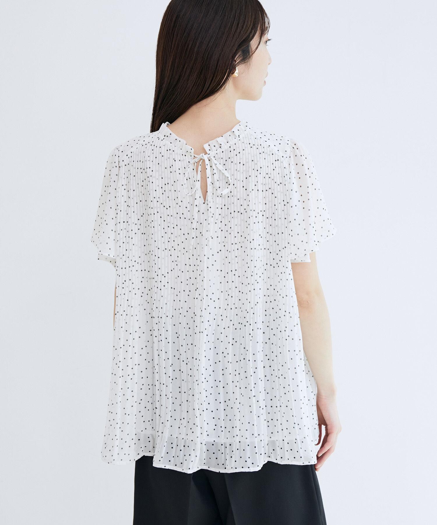 VIS「【洗濯機可】ドット＆無地シフォンバックリボンブプリーツブラウス」|シャツ・ブラウス|