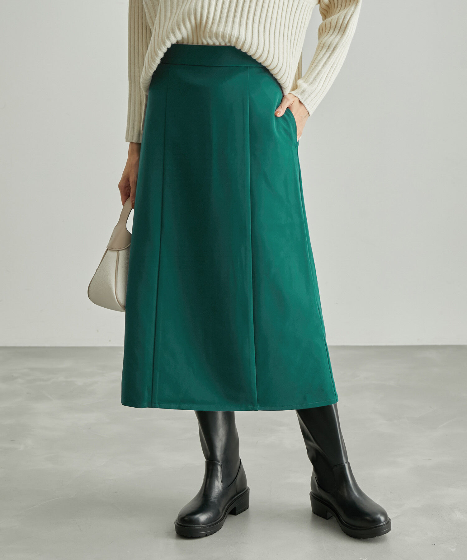 Rope&rsquo;Picnic「【WEB限定カラー:ピンク】ラク美/セミフレアスカート」|スカート|ダークグリーン(31)