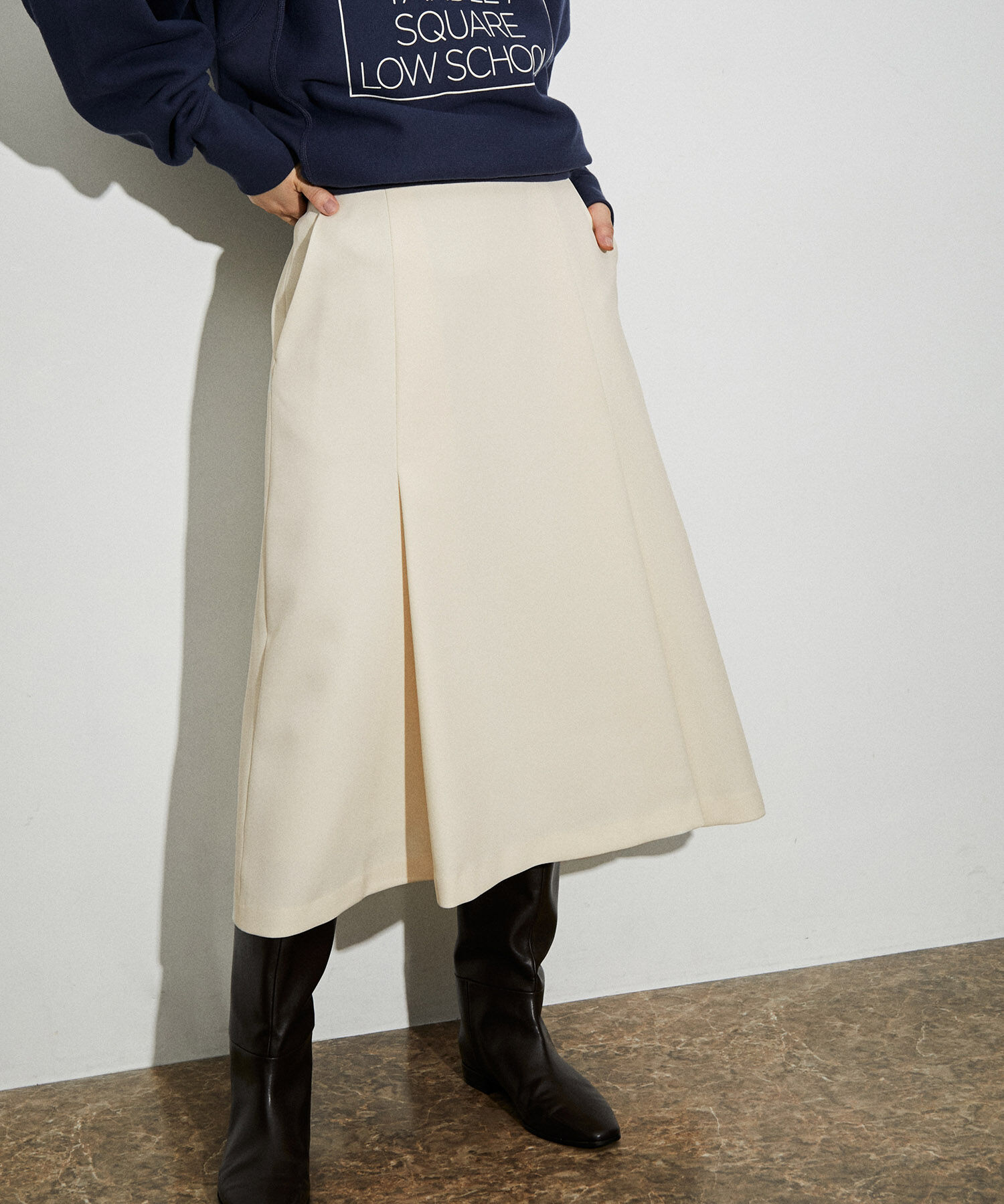 ADAM ET ROPE'「【サステナブル】デザインタックフレアスカート」|スカート|オフホワイト(15)