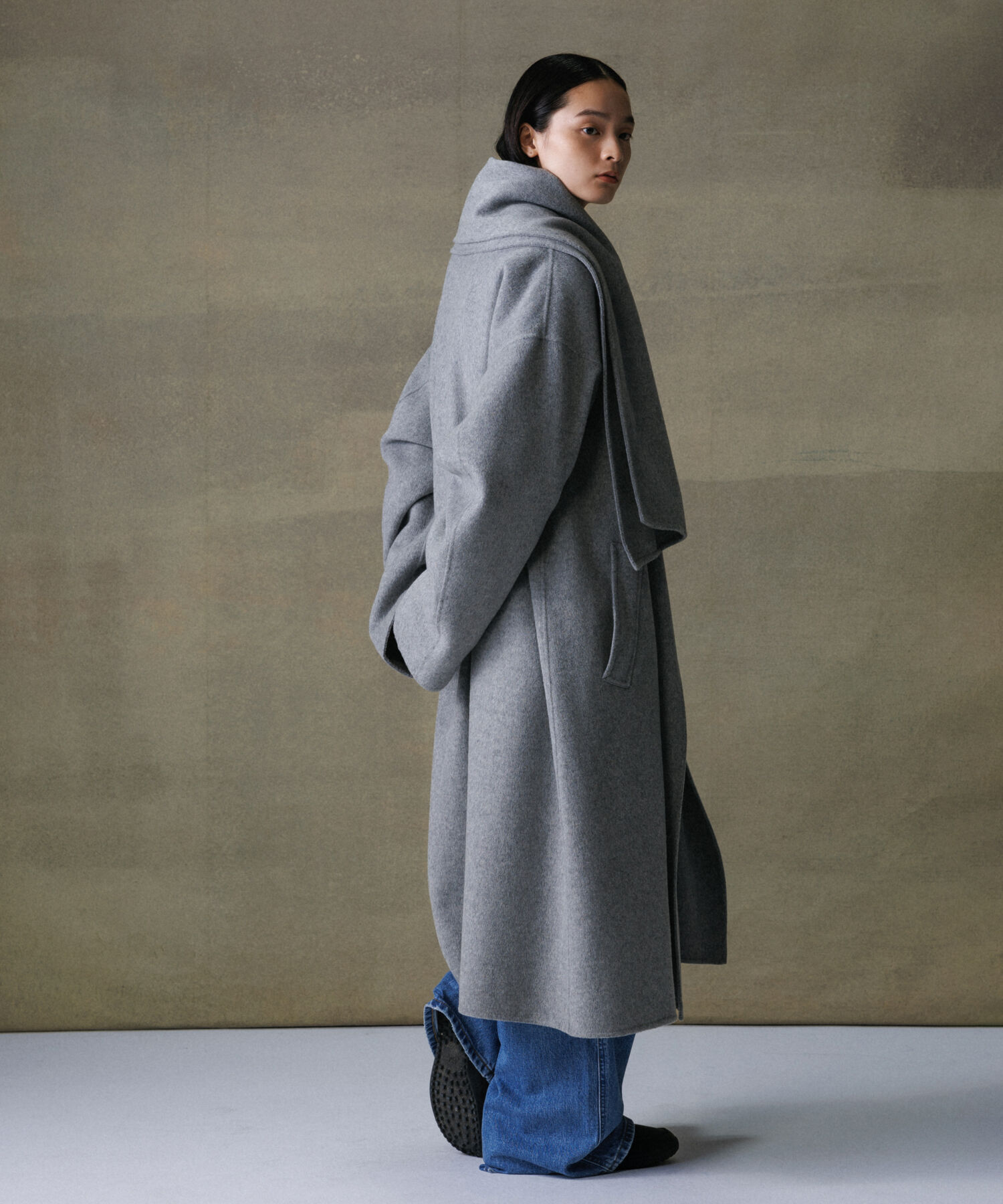 ADAM ET ROPE'「《マフラー付き》メリノウール ダブルフェイス セミダブル オーバー コート / 超軽量 / ユニセックス」|ステンカラーコート|