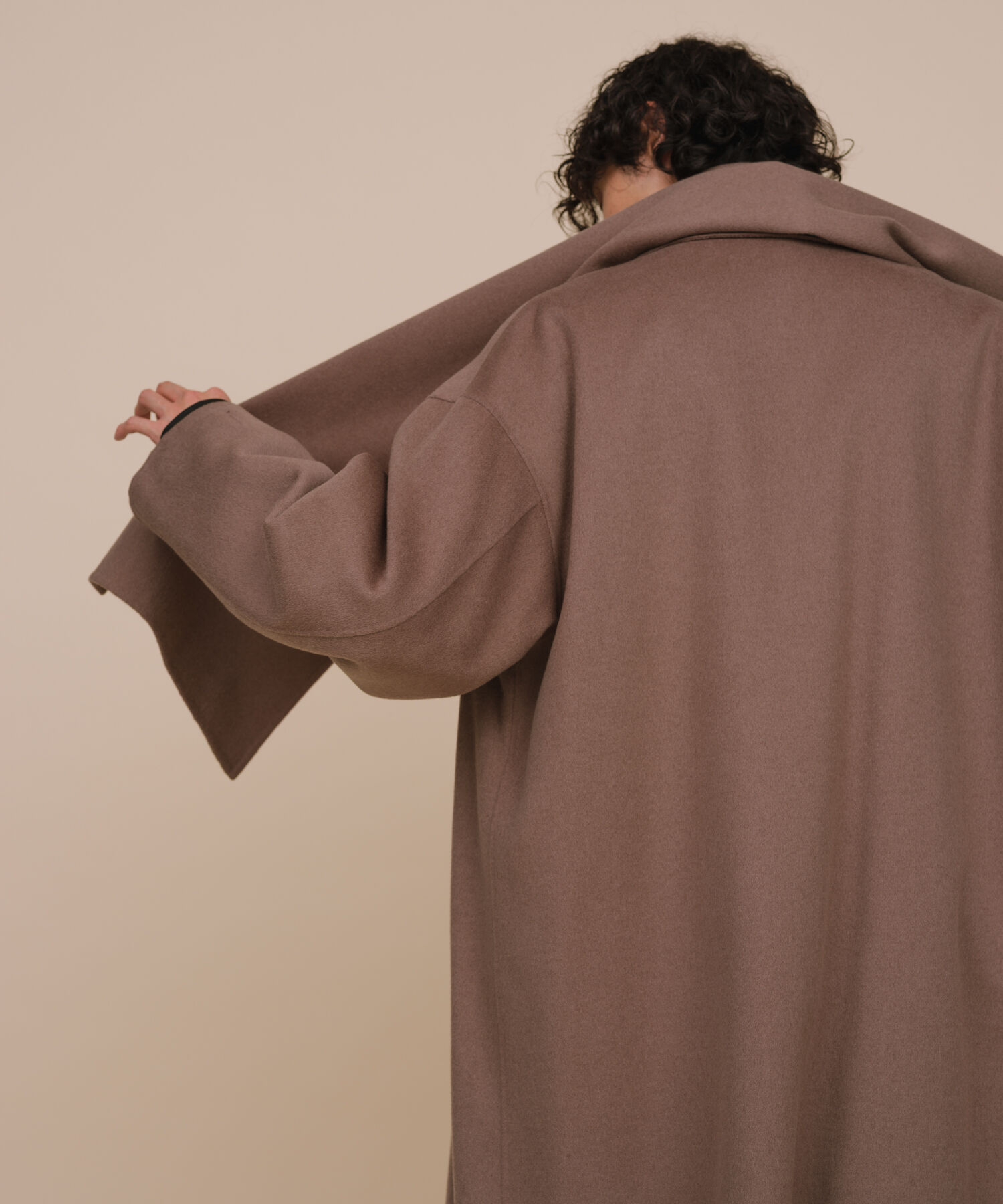 ADAM ET ROPE'「《マフラー付き》メリノウール ダブルフェイス セミダブル オーバー コート / 超軽量 / ユニセックス」|ステンカラーコート|