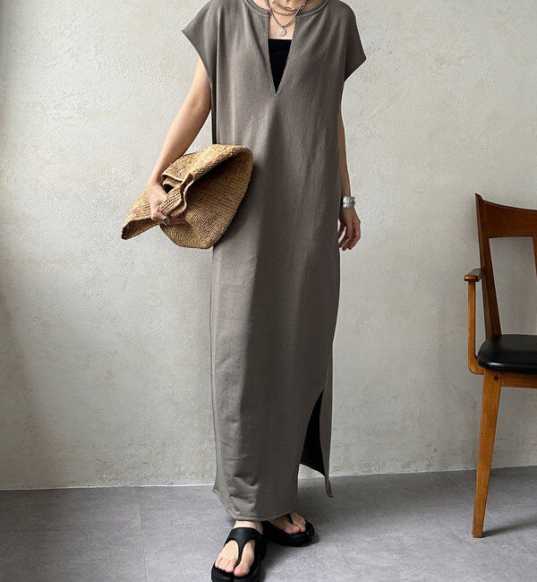  「【SAKURA 企画】【一部WEB限定カラー】深Vスウェットワンピース」|ワンピース|