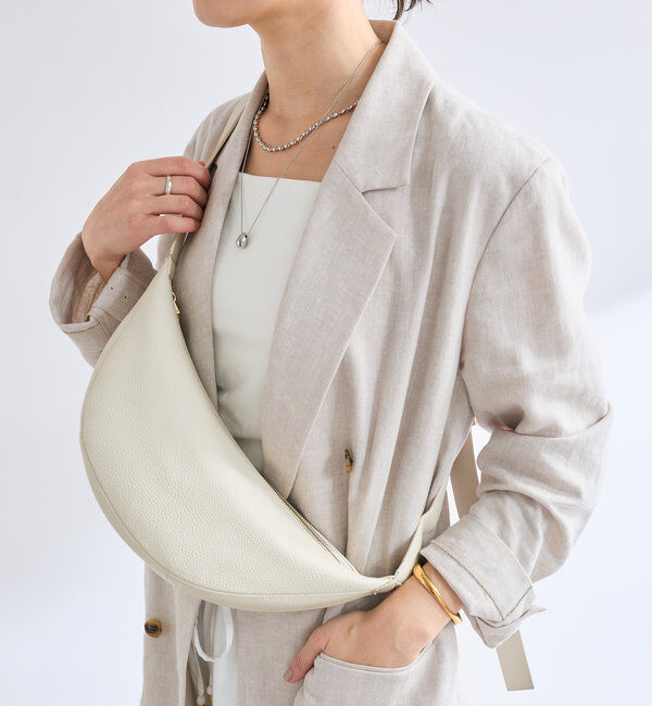  「【上品デザイン】カーブボディバッグ」|クラッチバッグ|