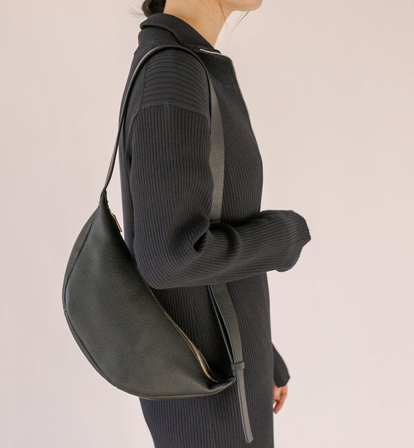  「【上品デザイン】カーブボディバッグ」|クラッチバッグ|