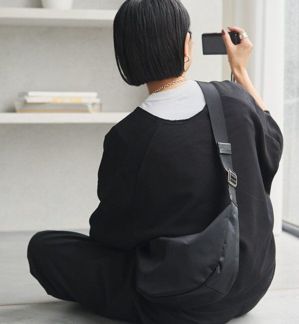  「クラウズナイロンラウンドショルダーバッグ」|ショルダー・メッセンジャー|