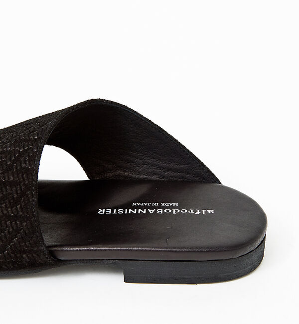 alfredoBANNISTER「アシメントリー レザー ミュール サンダル（メッシュ型押し）」|サンダル|