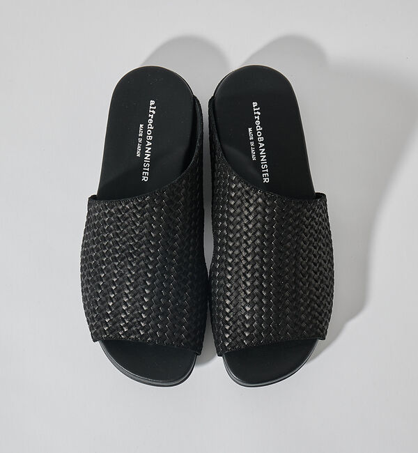 alfredoBANNISTER「アシメントリー レザー ミュール サンダル（メッシュ型押し）」|サンダル|ブラック系その他2