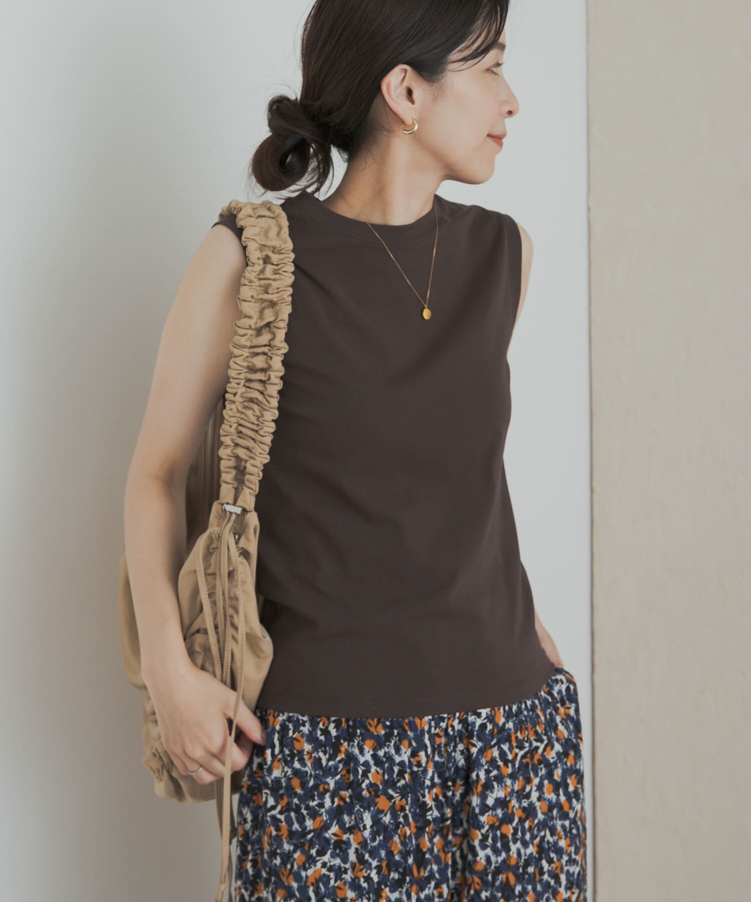 URBAN RESEARCH DOORS「クリアフライスノースリーブプルオーバー」|Tシャツ・カットソー|ブラウン