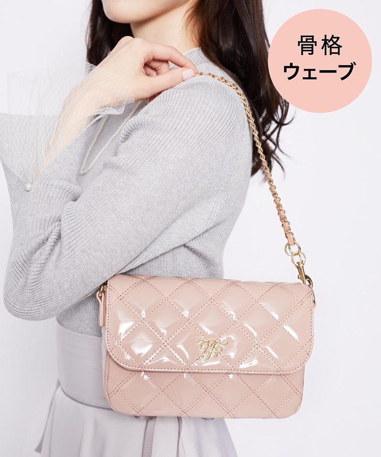 Maison de FLEUR「キルティングエナメルバッグ」|ショルダー・メッセンジャー|グレイッシュピンク