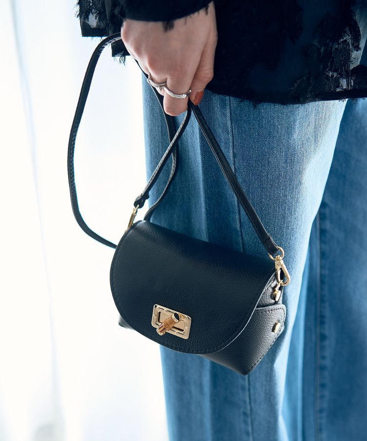 YECCA VECCA「【AULENTTI】レザーミニショルダーバッグ」|ショルダー・メッセンジャー|Black