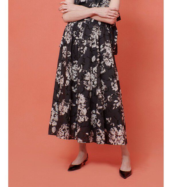 LOULOU WILLOUGHBY「【LOULOU WILLOUGHBY】モノトーンフラワー刺繍フレアスカート」|フレア|