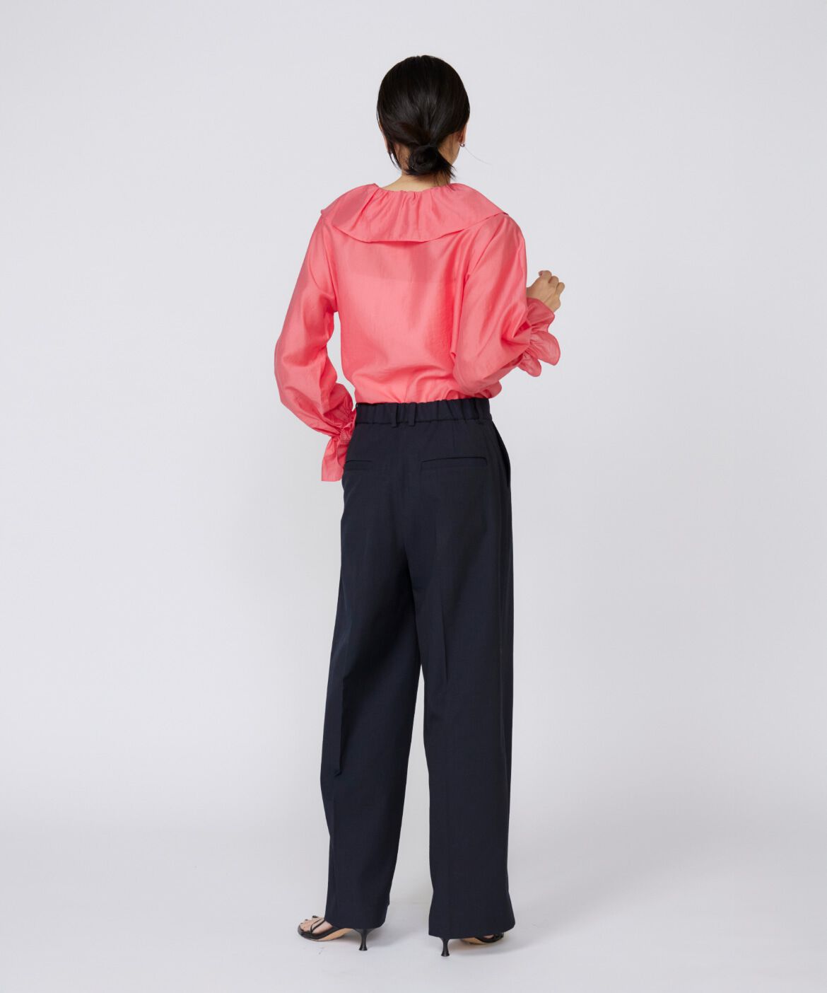 INED「《大きいサイズ》シャイニーローンフリルブラウス」|シャツ・ブラウス|