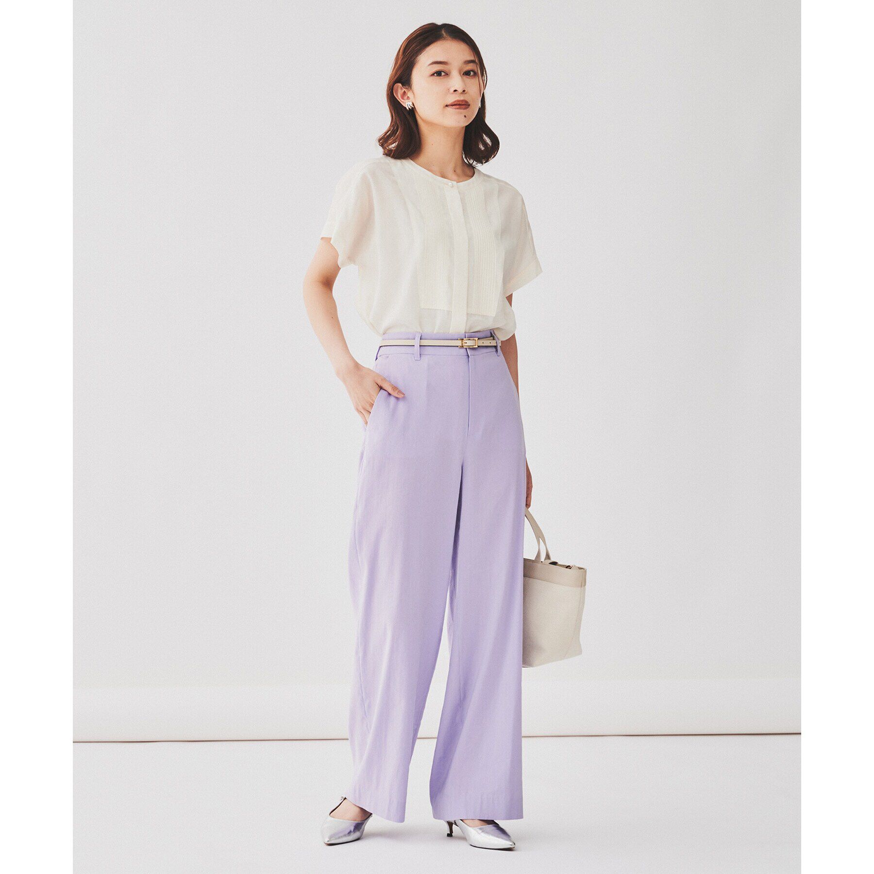 UNTITLED「【インナーにオススメ/華やかデザイン】パール調釦Tブラウス」|シャツ・ブラウス|