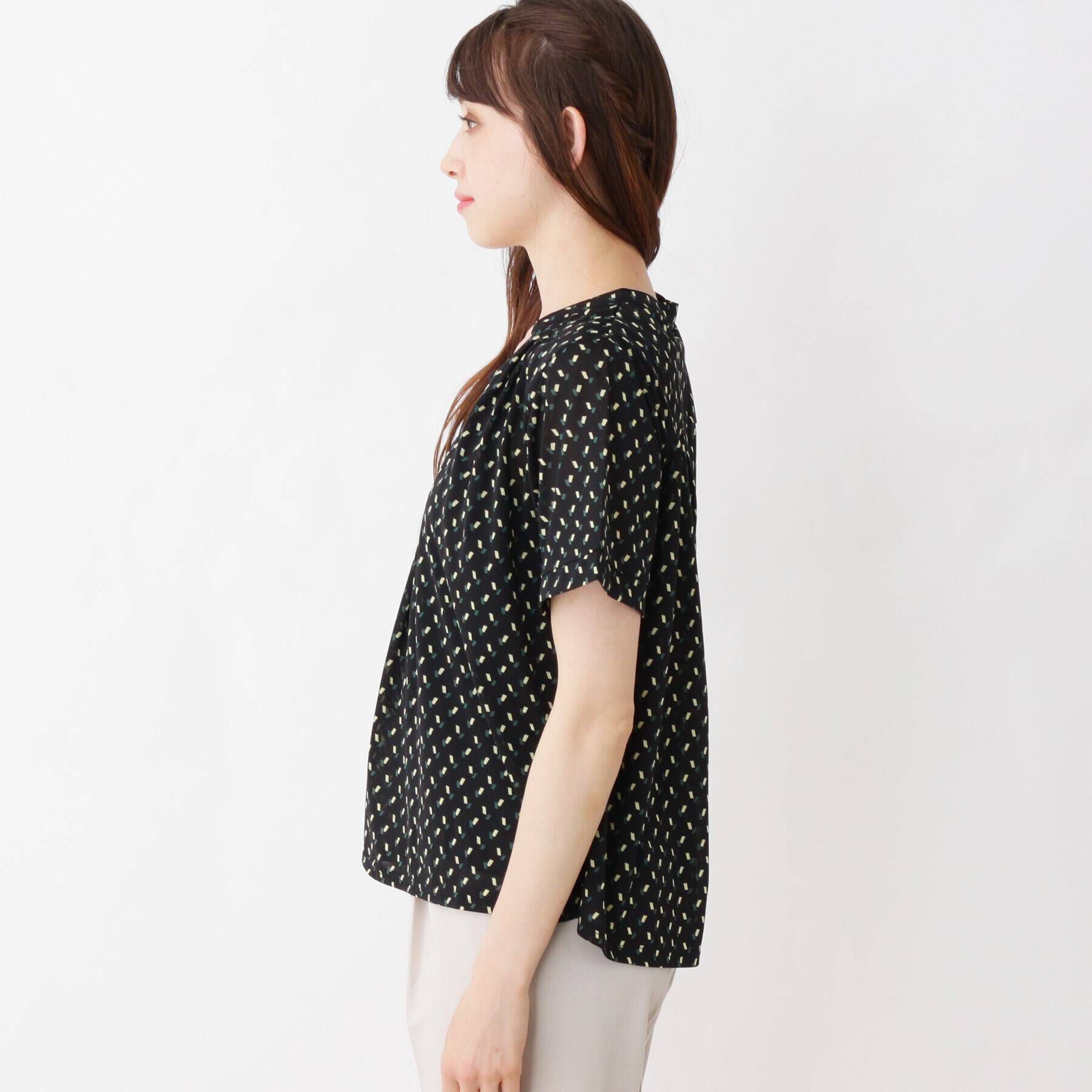 grove「【WEB限定サイズあり】洗えるインナー付き幾何ドット半袖プルオーバー」|シャツ・ブラウス|