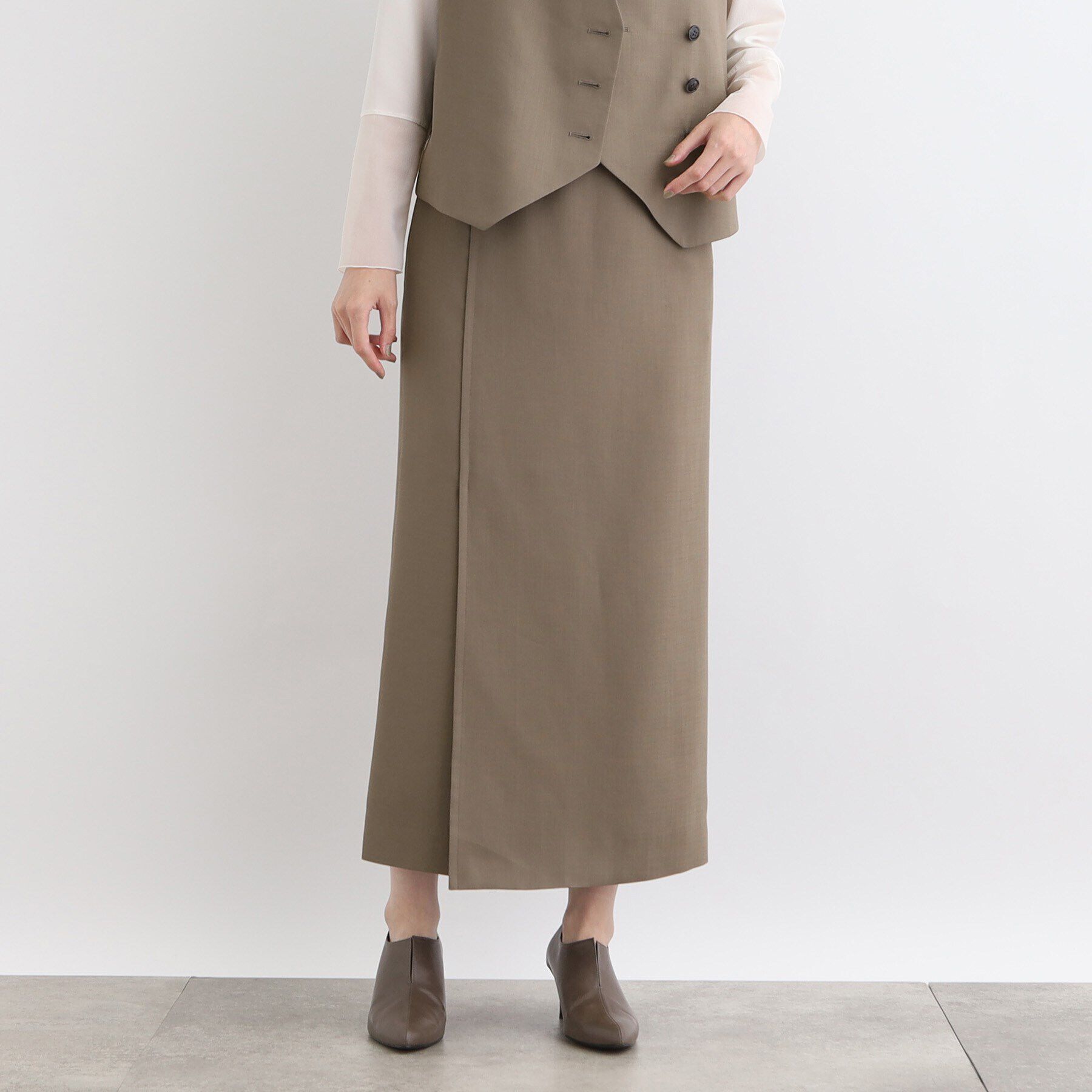 INDIVI「【トリアセテート混/SETUP可能】ラップ風ナロースカート」|スカート|カーキ(027)