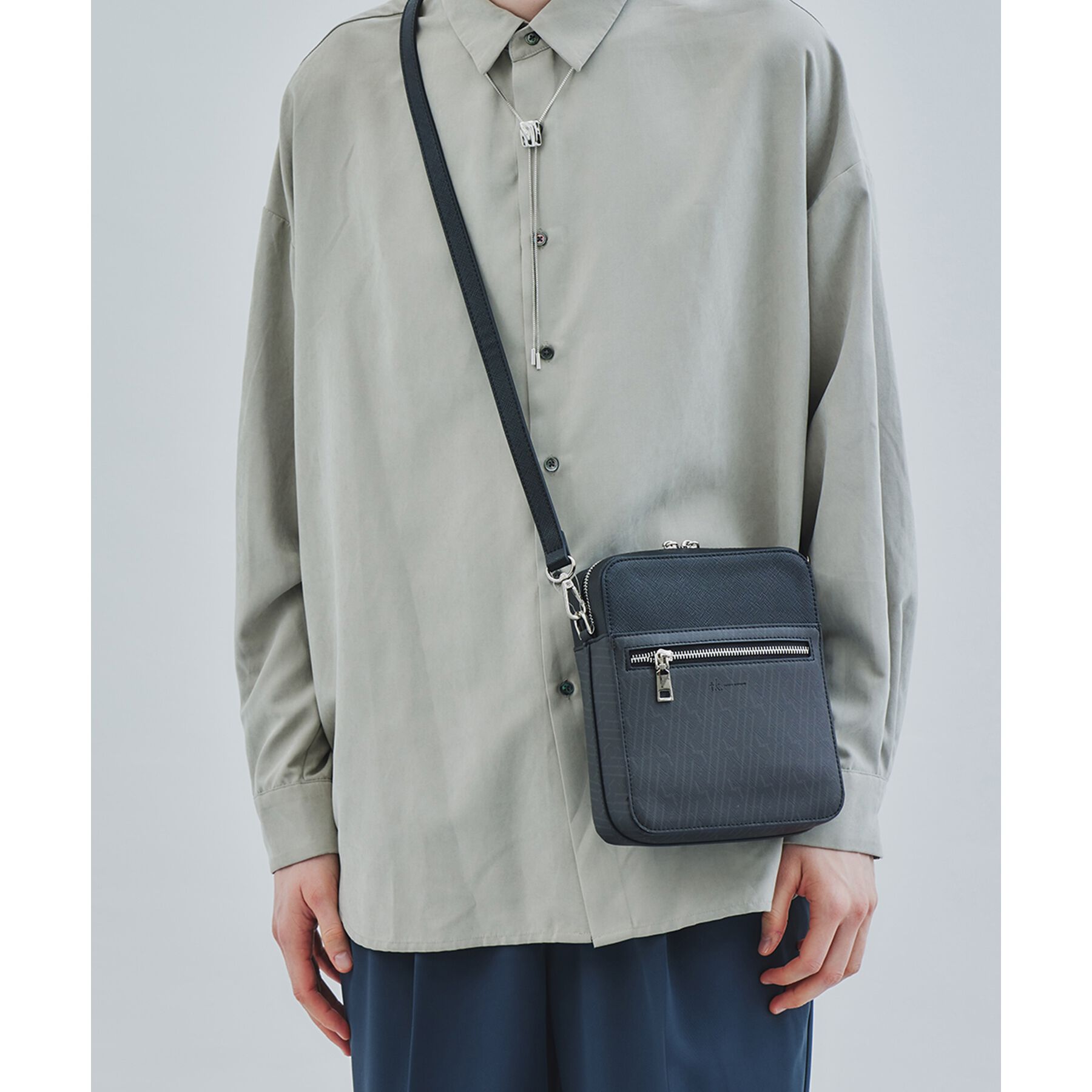 tk.TAKEO KIKUCHI「バイカラースクエアボックスショルダーバッグ」|ショルダー・メッセンジャー|ﾌﾞﾗｯｸ(319)